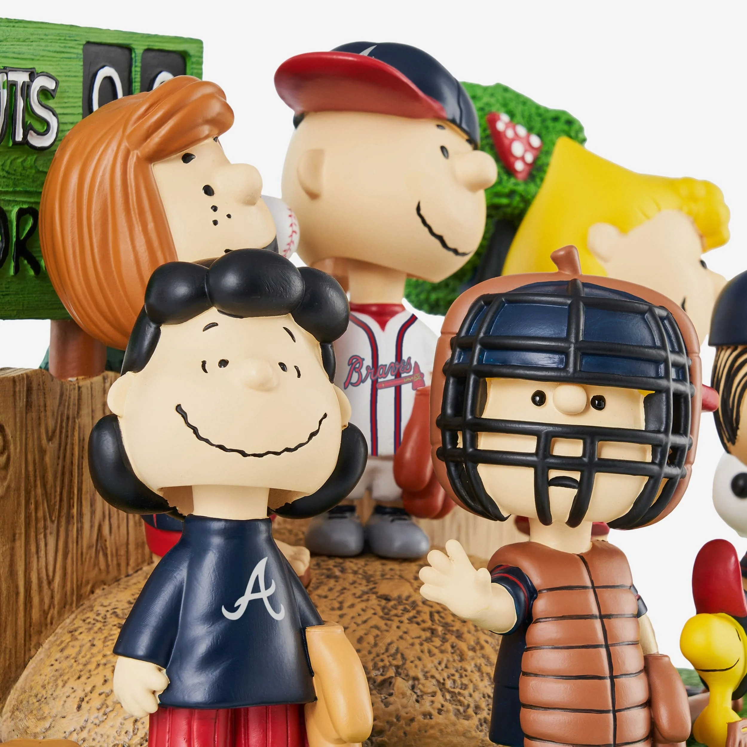 Atlanta Braves Peanuts Gang Baseball Field Mini Bobblehead Scene - Image 2