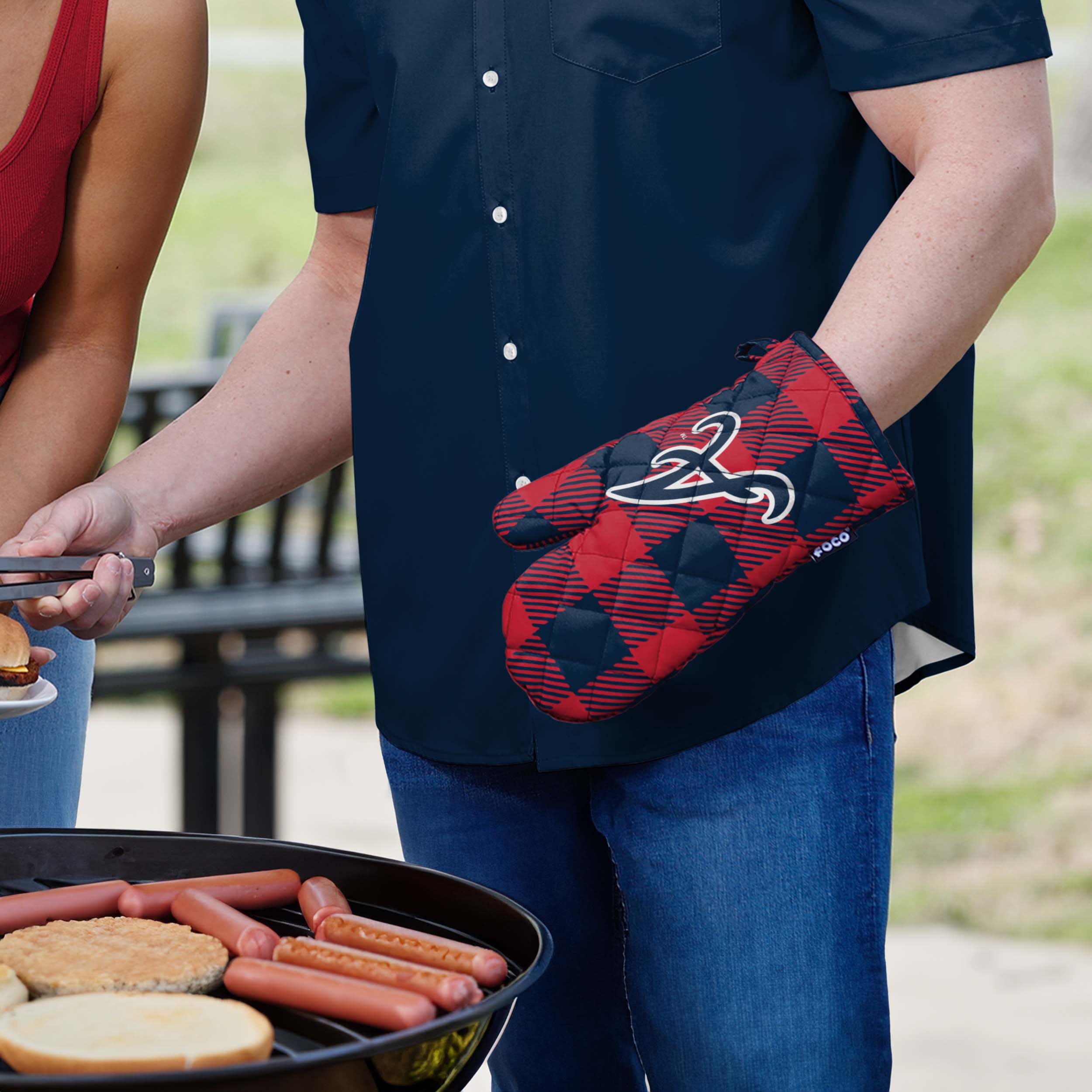 Atlanta Braves Plaid Oven Mitt - Image 3