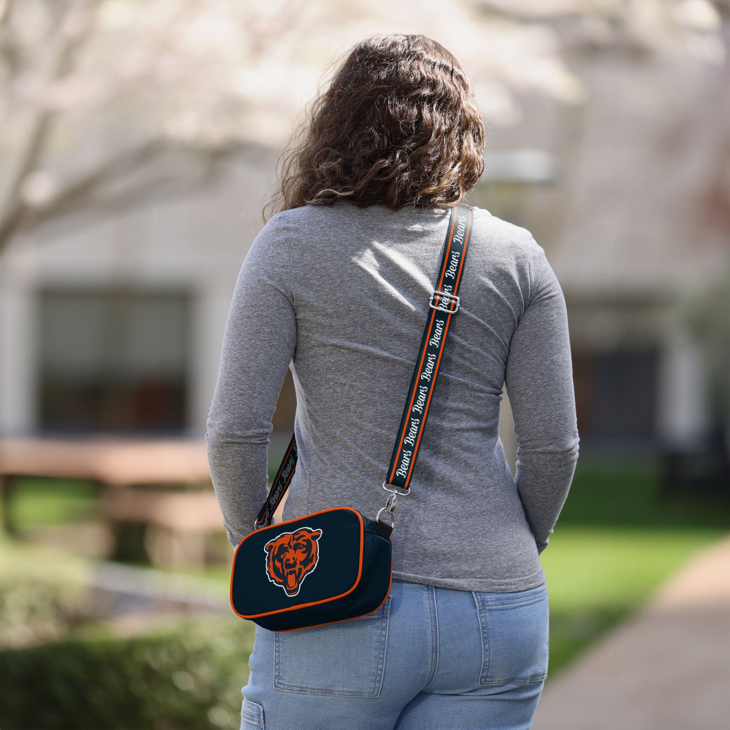 Chicago Bears Team Logo Crossbody Bag - Image 3