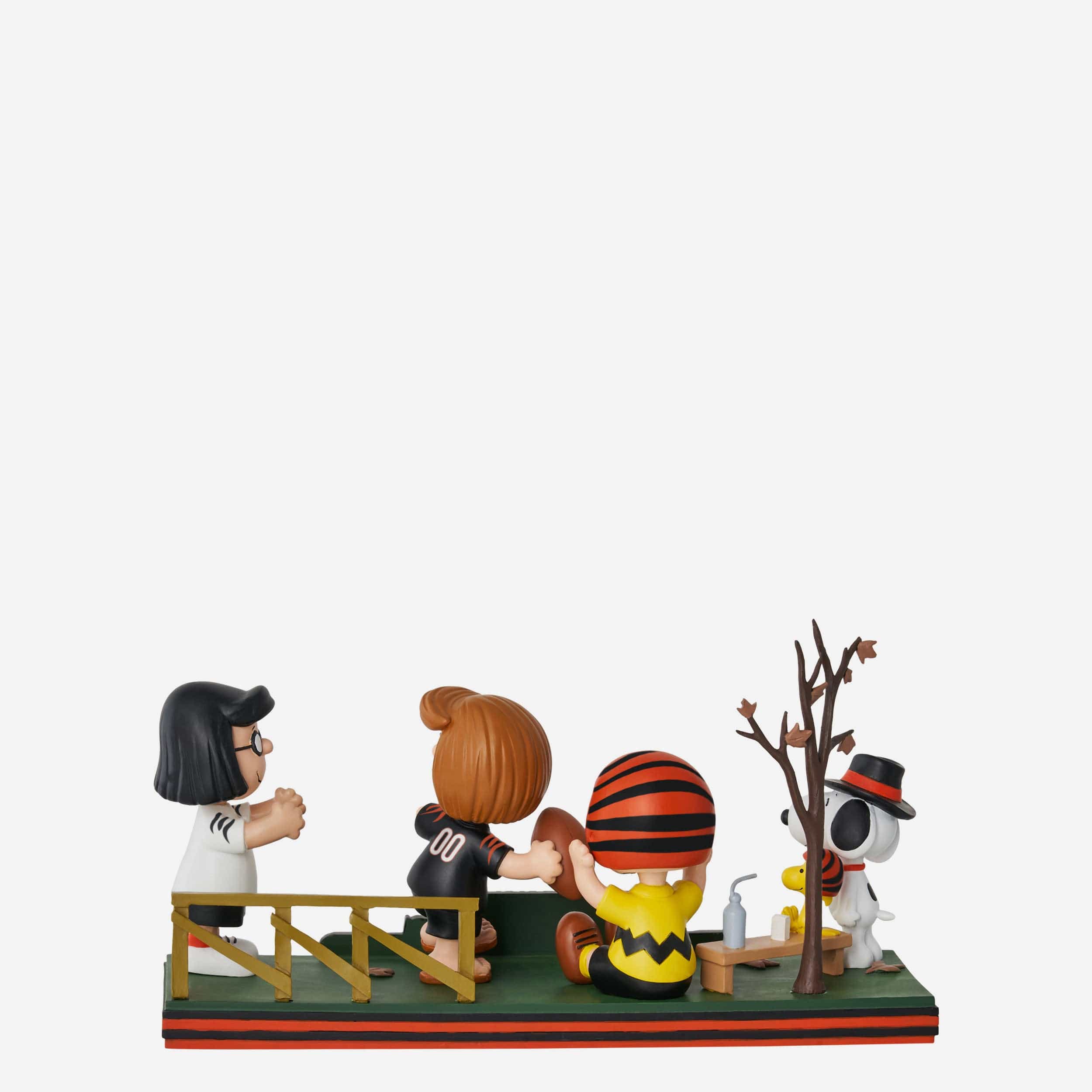 Cincinnati Bengals Peanuts Gang Mini Bobblehead Scene - Image 8
