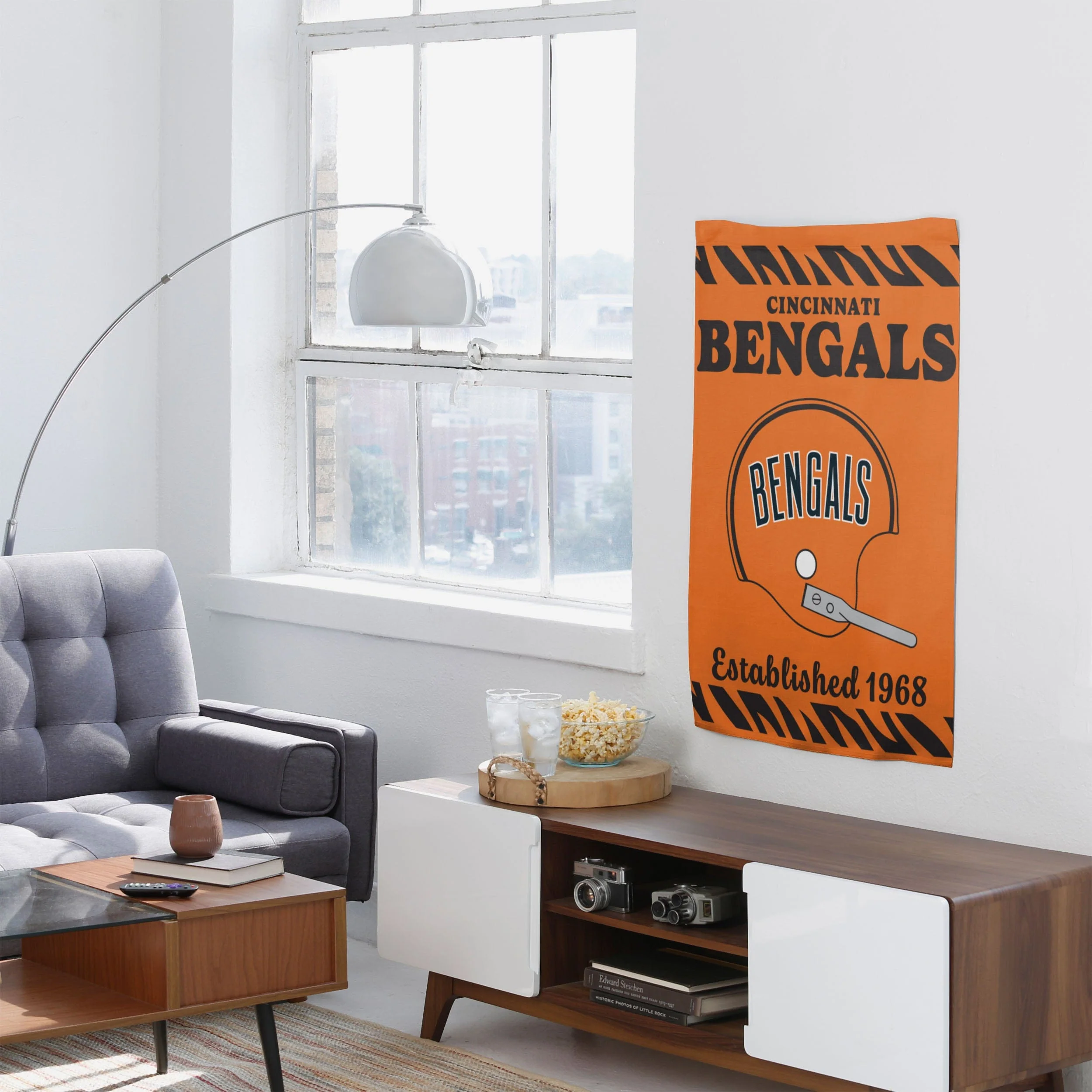 Cincinnati Bengals Vertical Retro Flag - Image 4