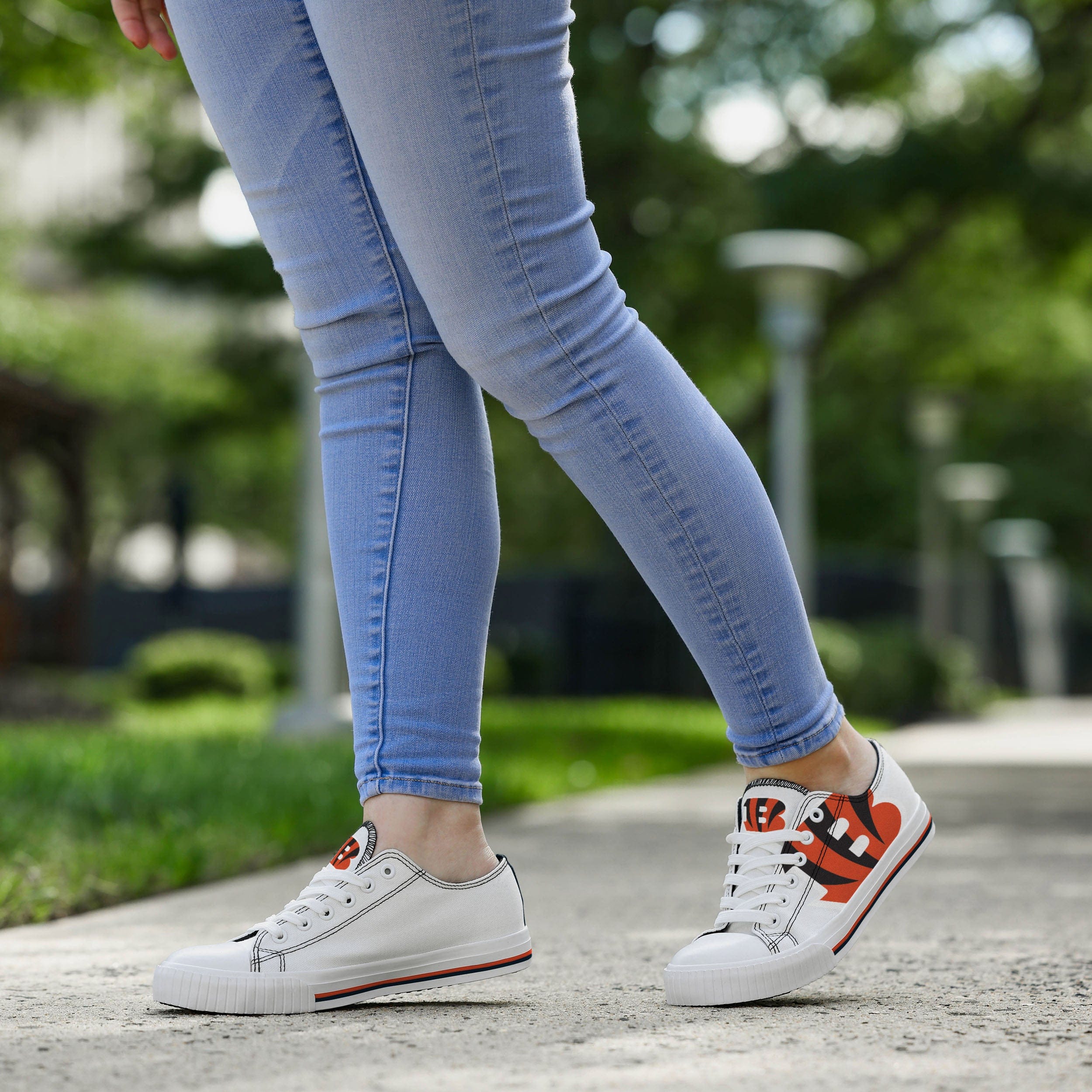 Cincinnati Bengals Womens Big Logo Low Top White Canvas Shoes - Image 3