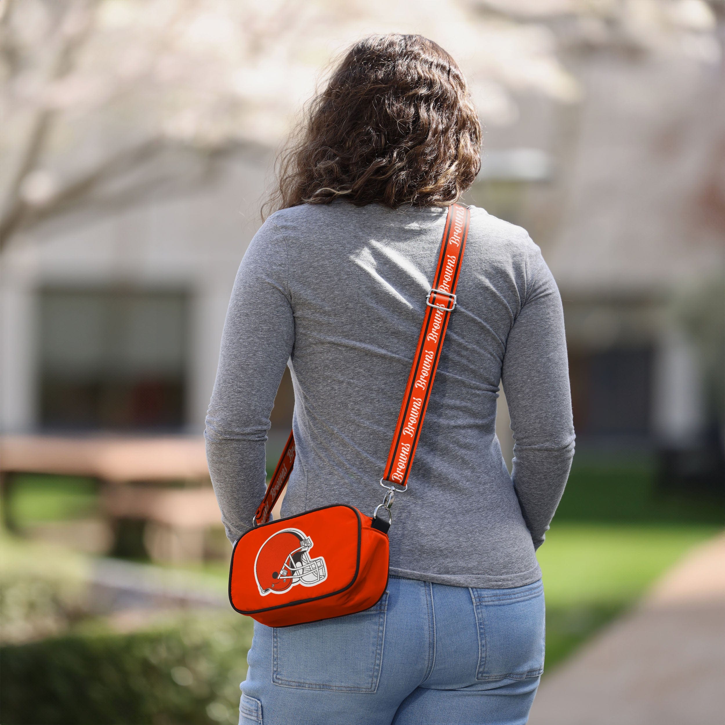 Cleveland Browns Team Logo Crossbody Bag - Image 3