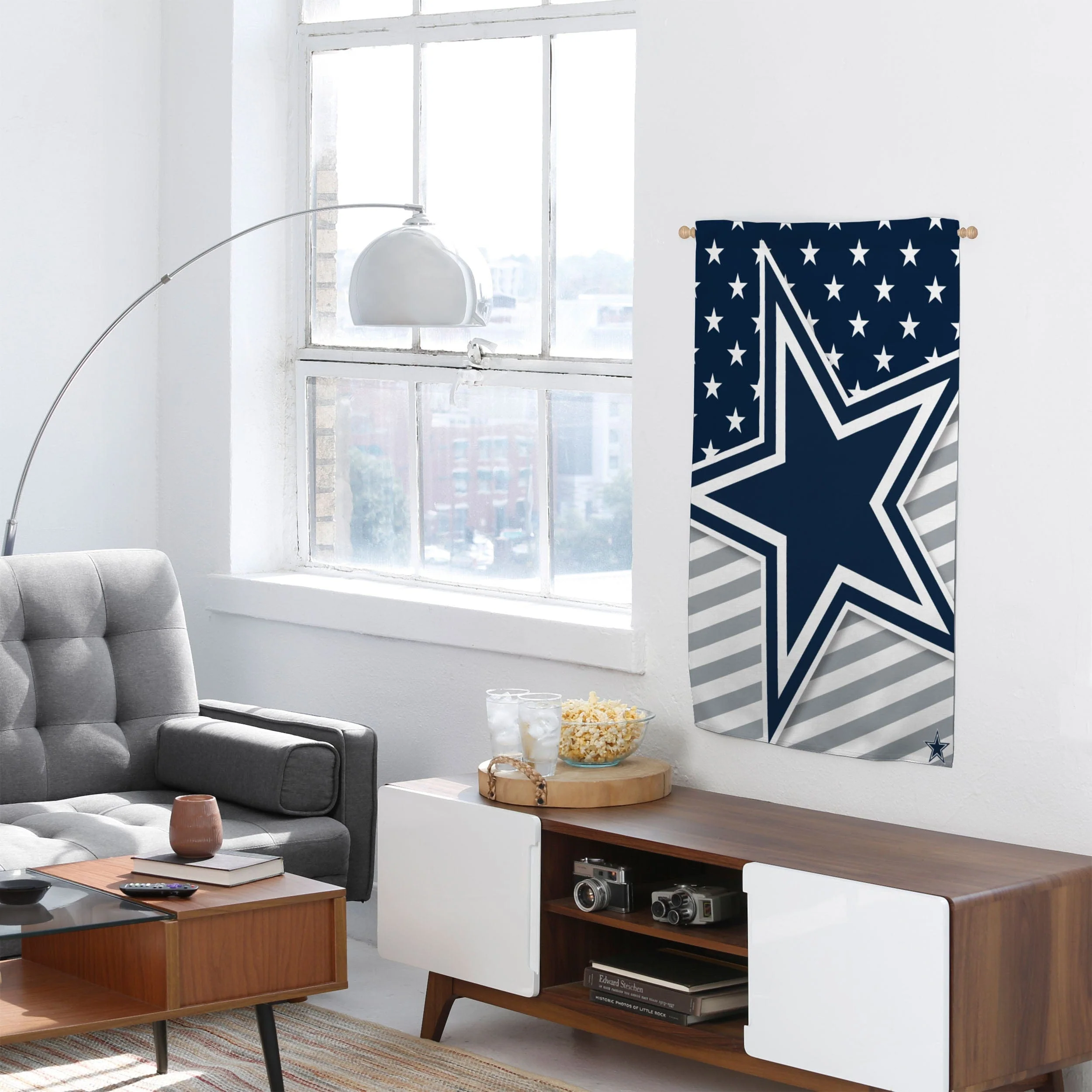 Dallas Cowboys Big Logo Americana Vertical Flag - Image 4