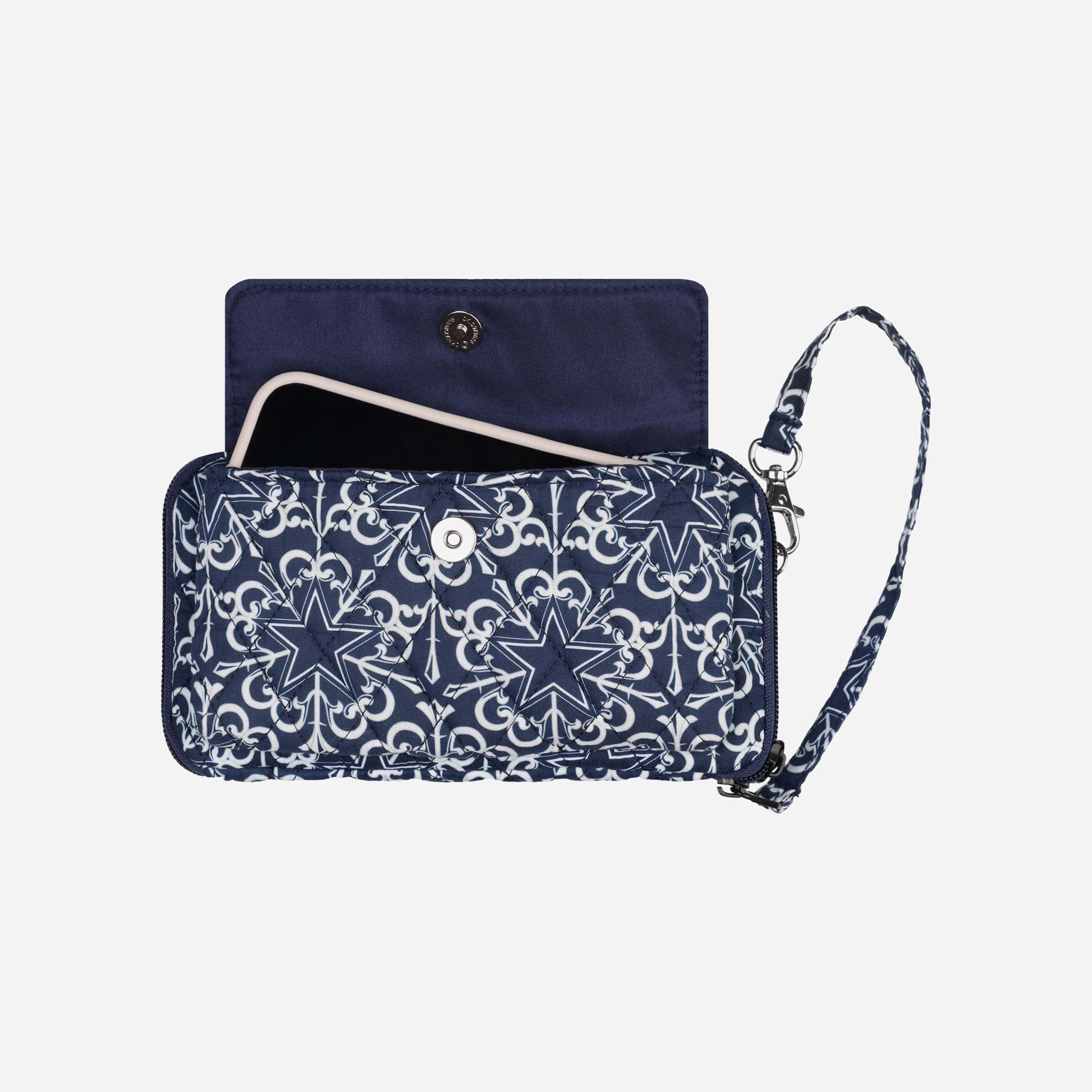 Dallas Cowboys Quilted Printed Wristlet - Image 4