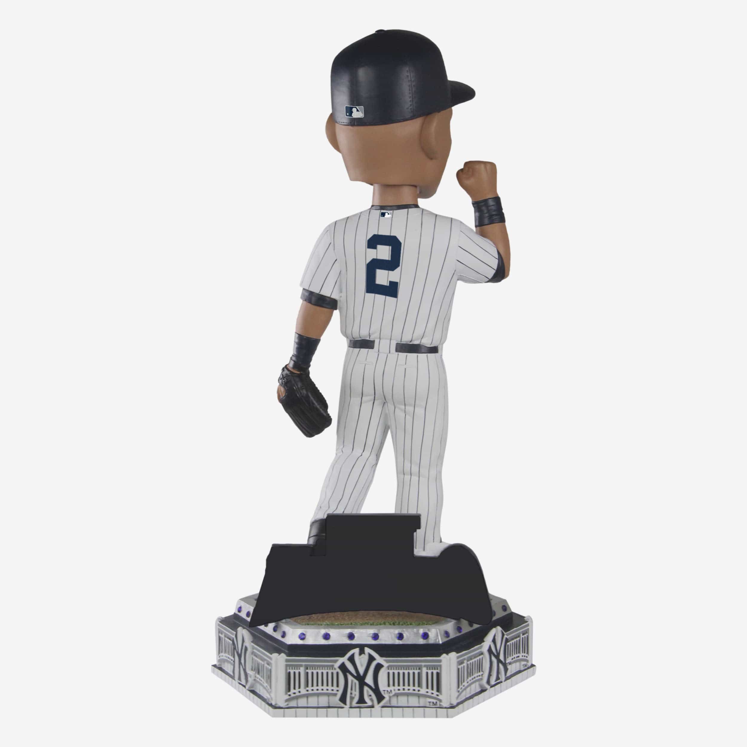 Derek Jeter New York Yankees The Captain 18 in Bobblehead - Image 5