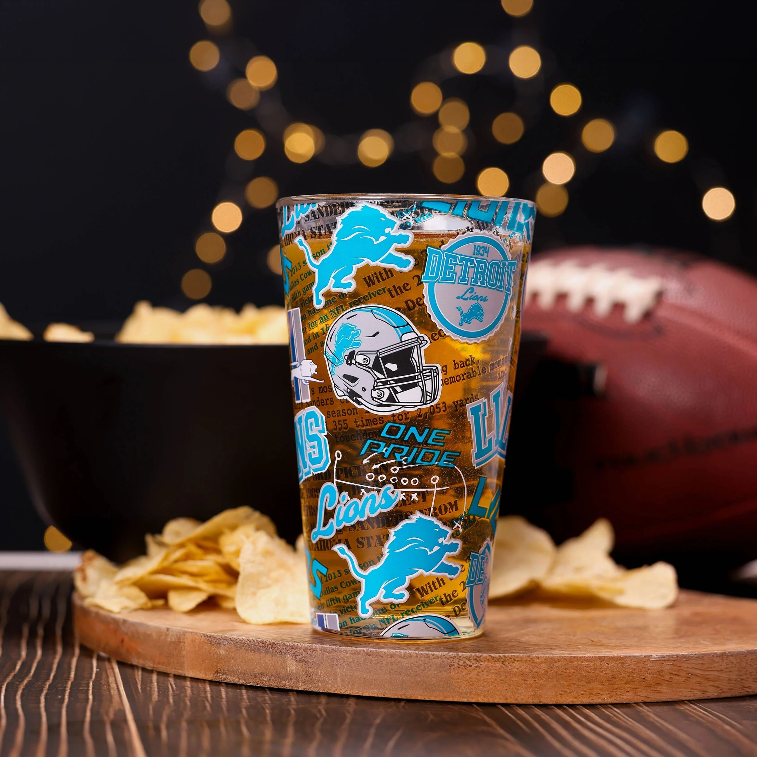 Detroit Lions Historic Print Pint Glass - Image 2