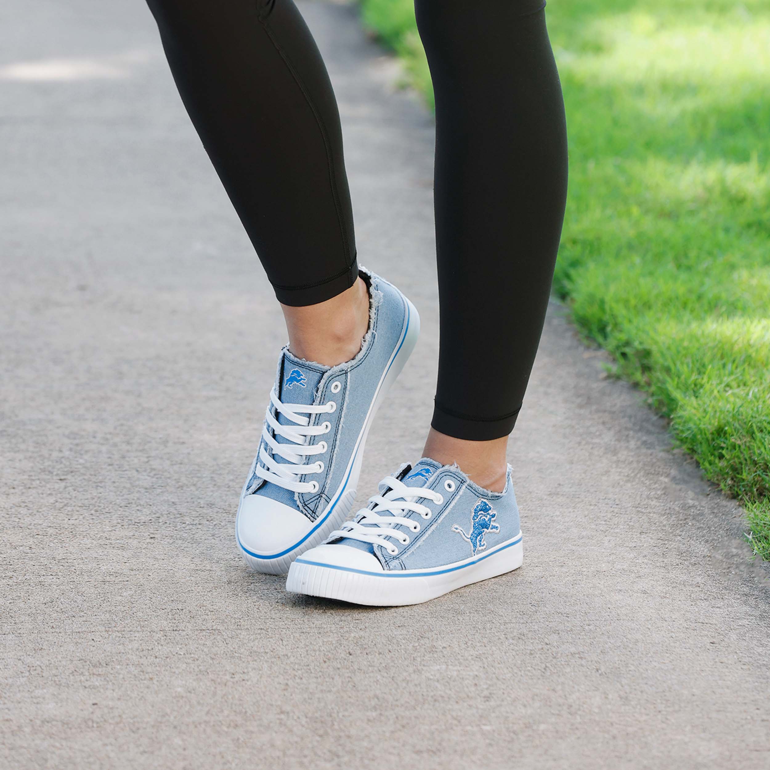 Detroit Lions Womens Denim Low Top Canvas Shoe - Image 3