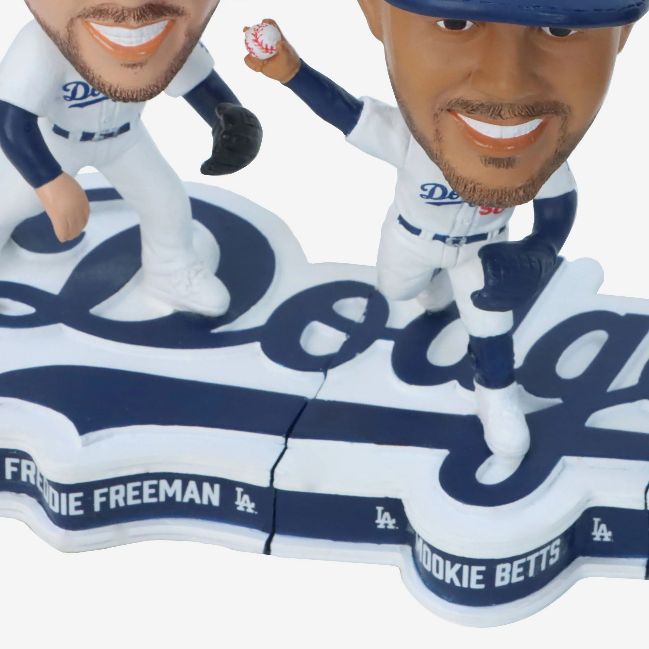 Freddie Freeman & Mookie Betts & Clayton Kershaw Los Angeles Dodgers Connecting Base 3 Pack Mini Bighead Bobblehead Set - Image 7