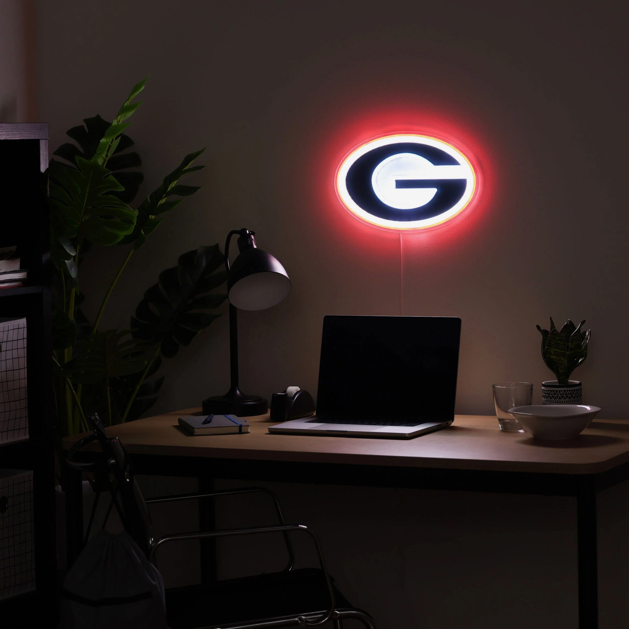 Georgia Bulldogs LED Neon Light Up Team Logo Sign - Image 3