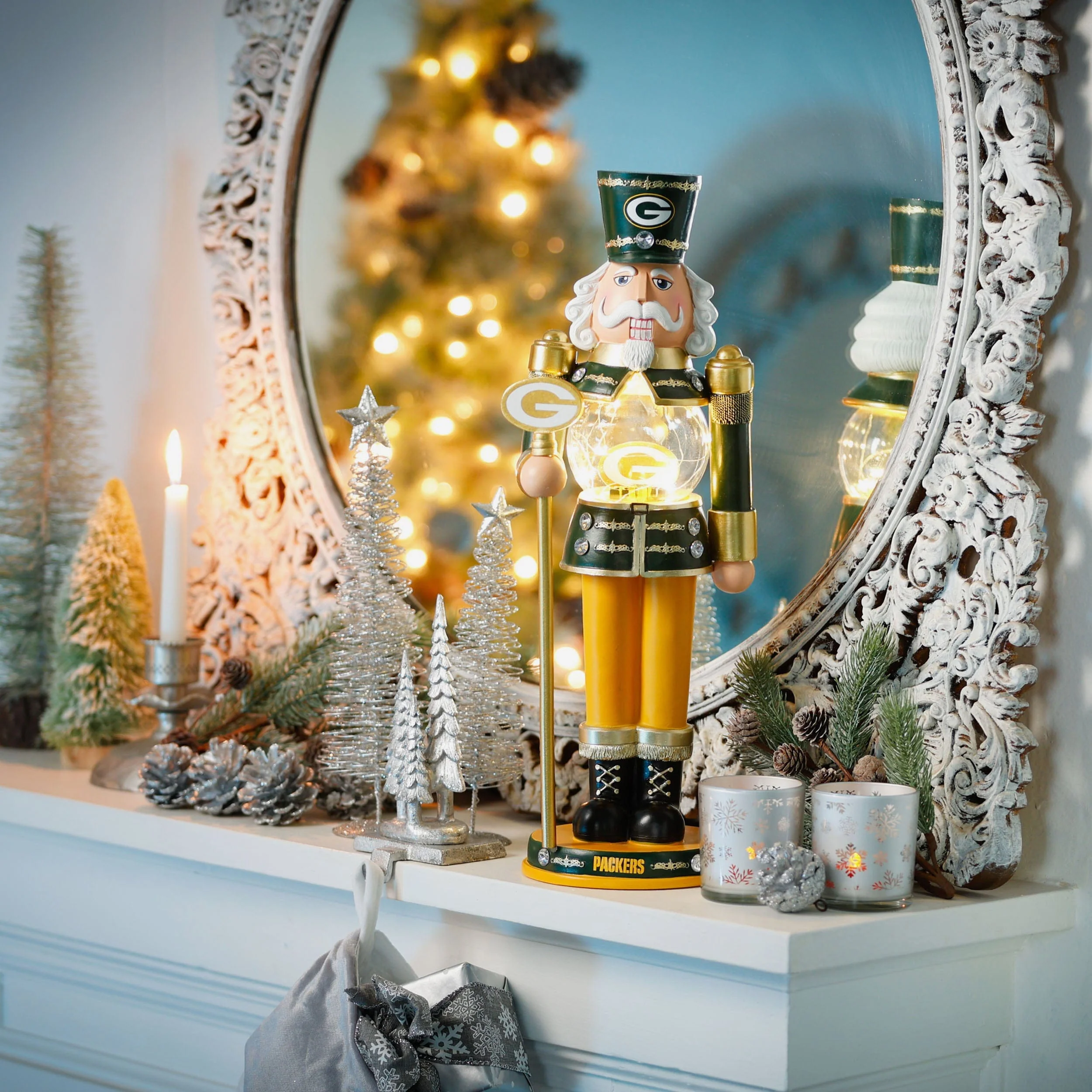 Green Bay Packers Light Up Nutcracker - Image 2