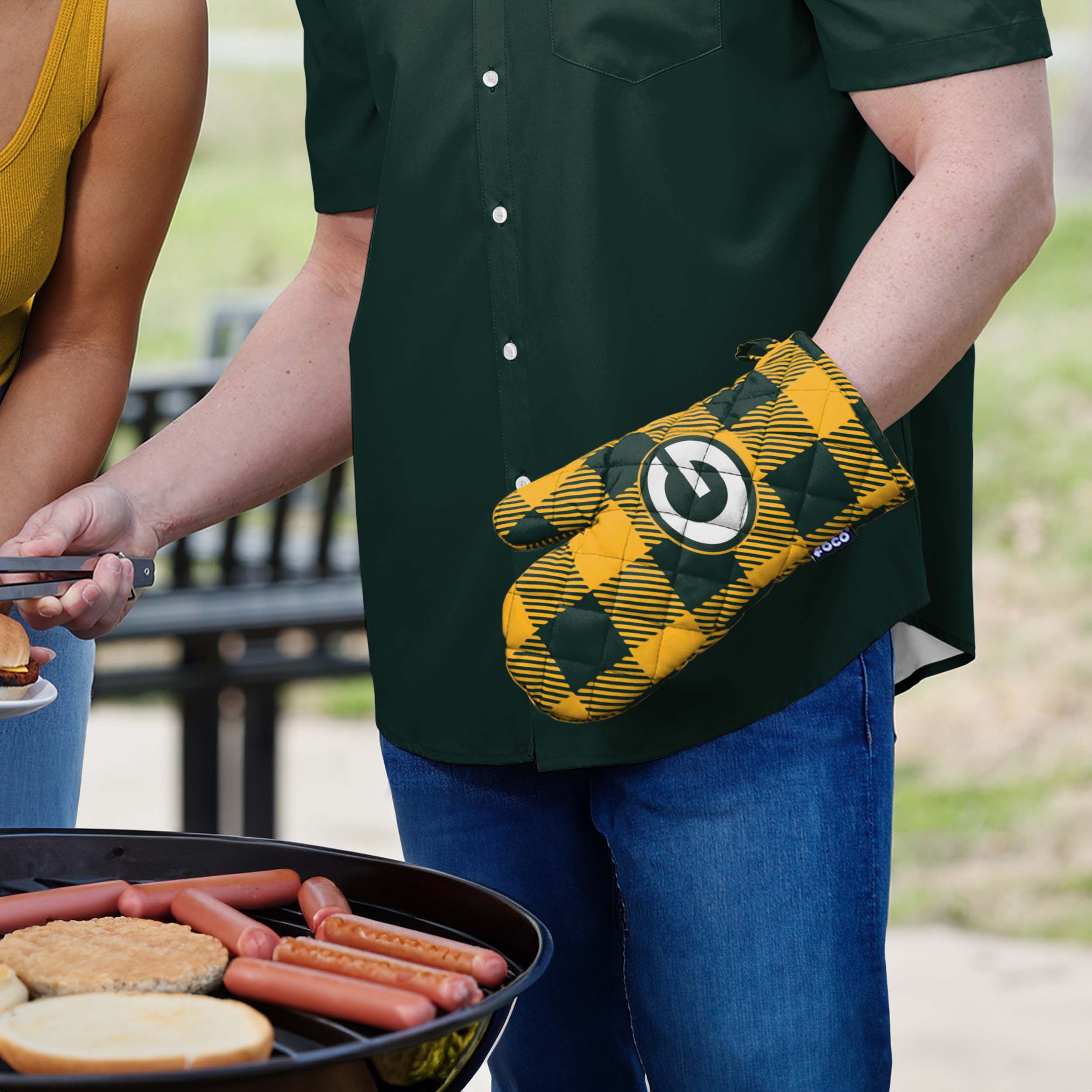 Green Bay Packers Plaid Oven Mitt - Image 3