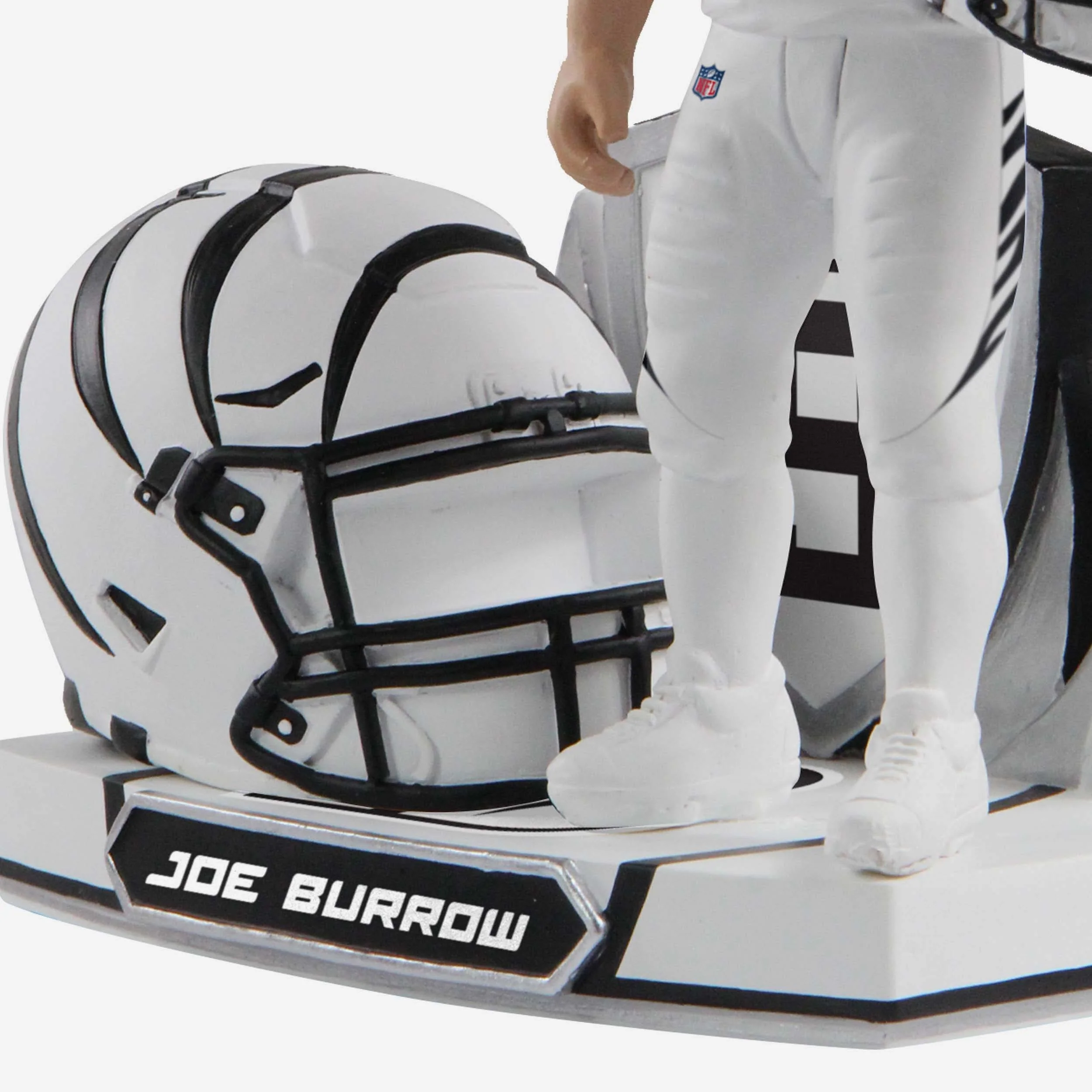 Joe Burrow Cincinnati Bengals 2022 Alternate Helmet Bobblehead - Image 3