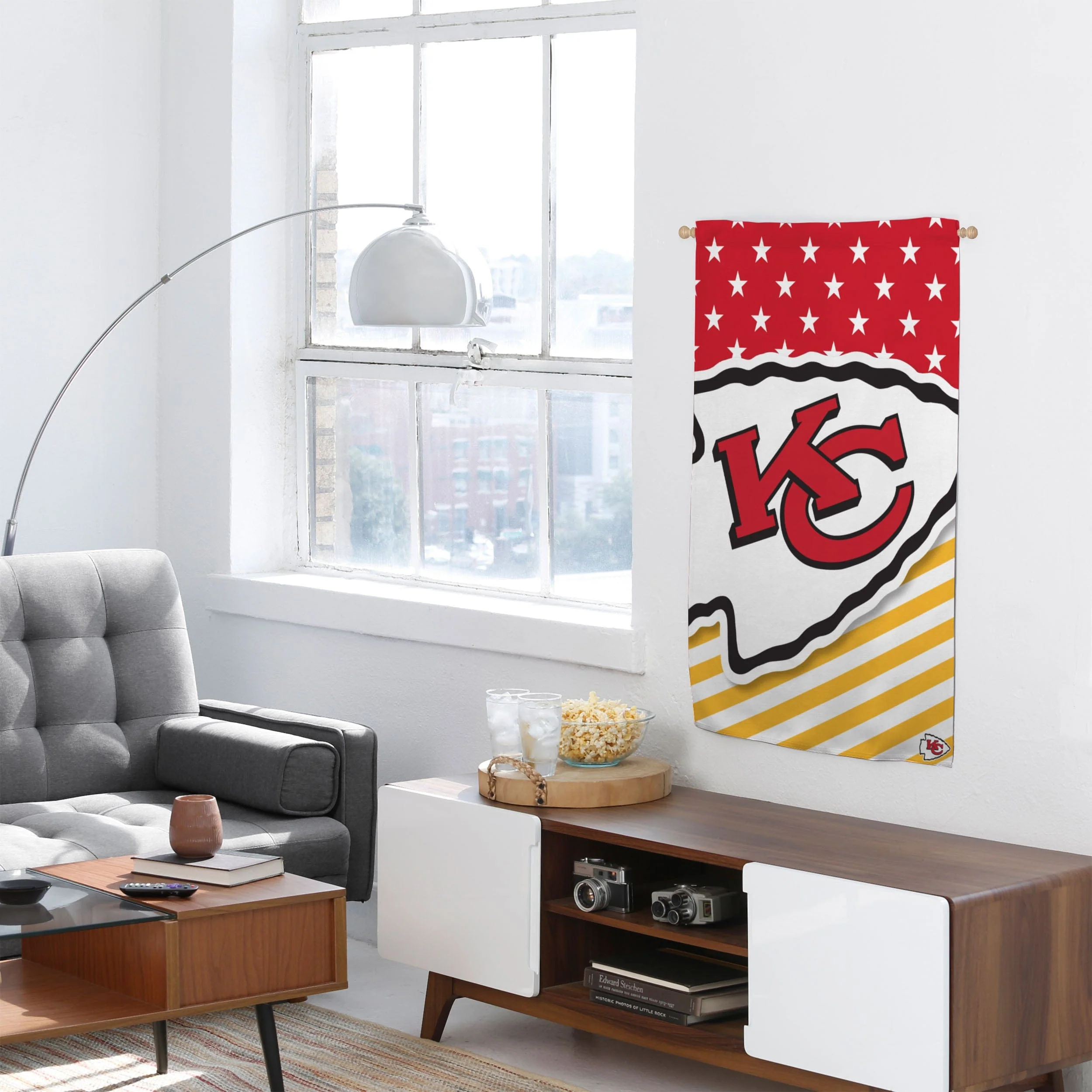 Kansas City Chiefs Big Logo Americana Vertical Flag - Image 4