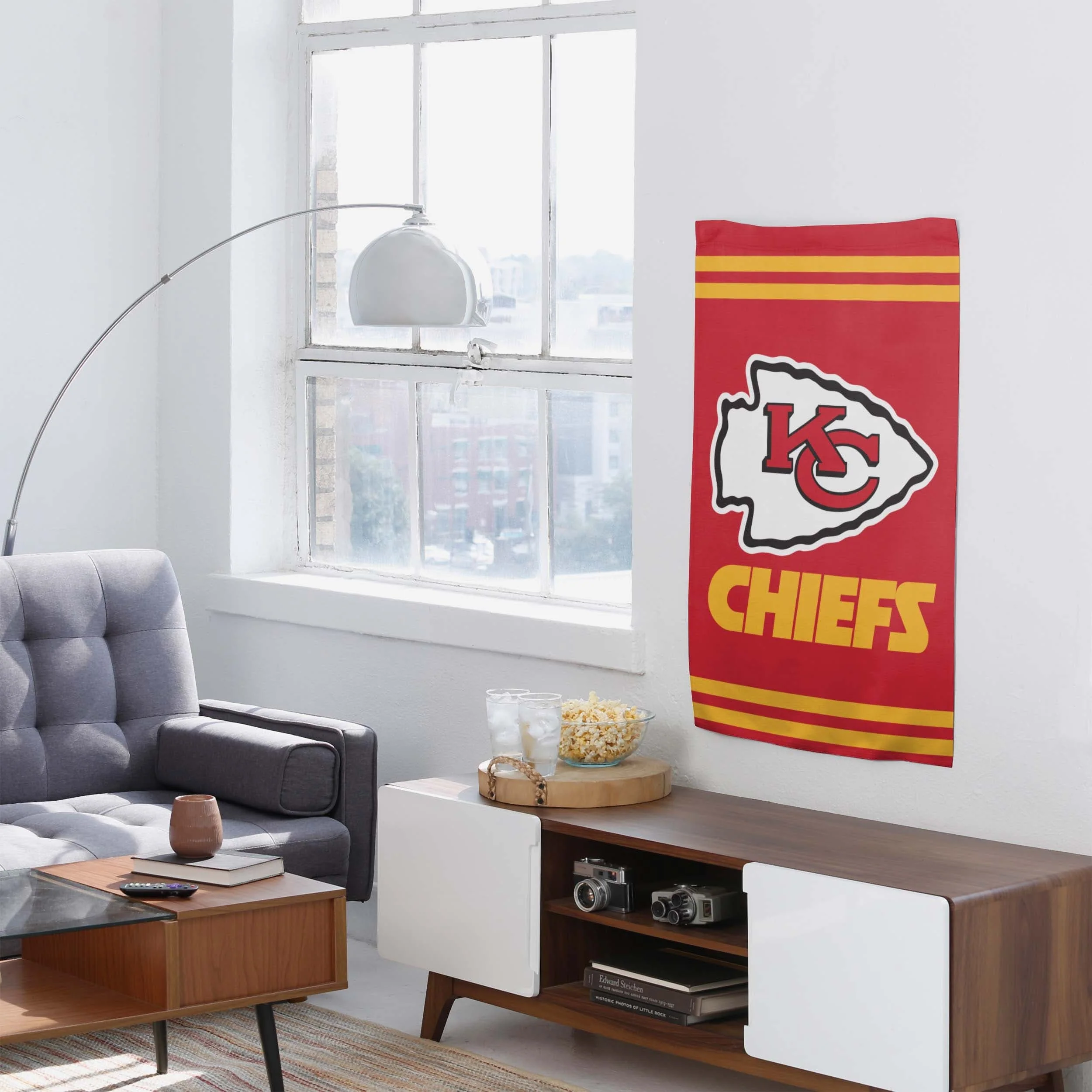 Kansas City Chiefs Big Logo Vertical Flag - Image 4