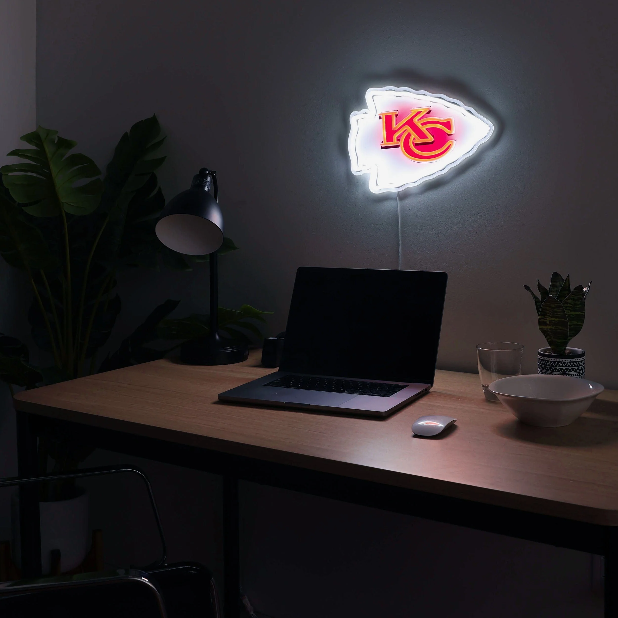 Kansas City Chiefs LED Neon Light Up Team Logo Sign - Image 3