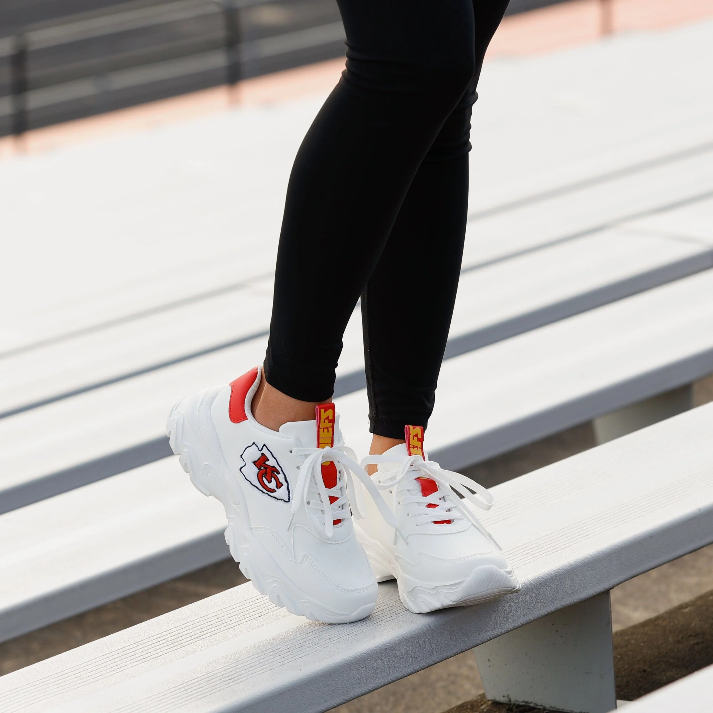 Kansas City Chiefs Womens Glitter Big Logo Vintage White Chunky Sneaker - Image 3