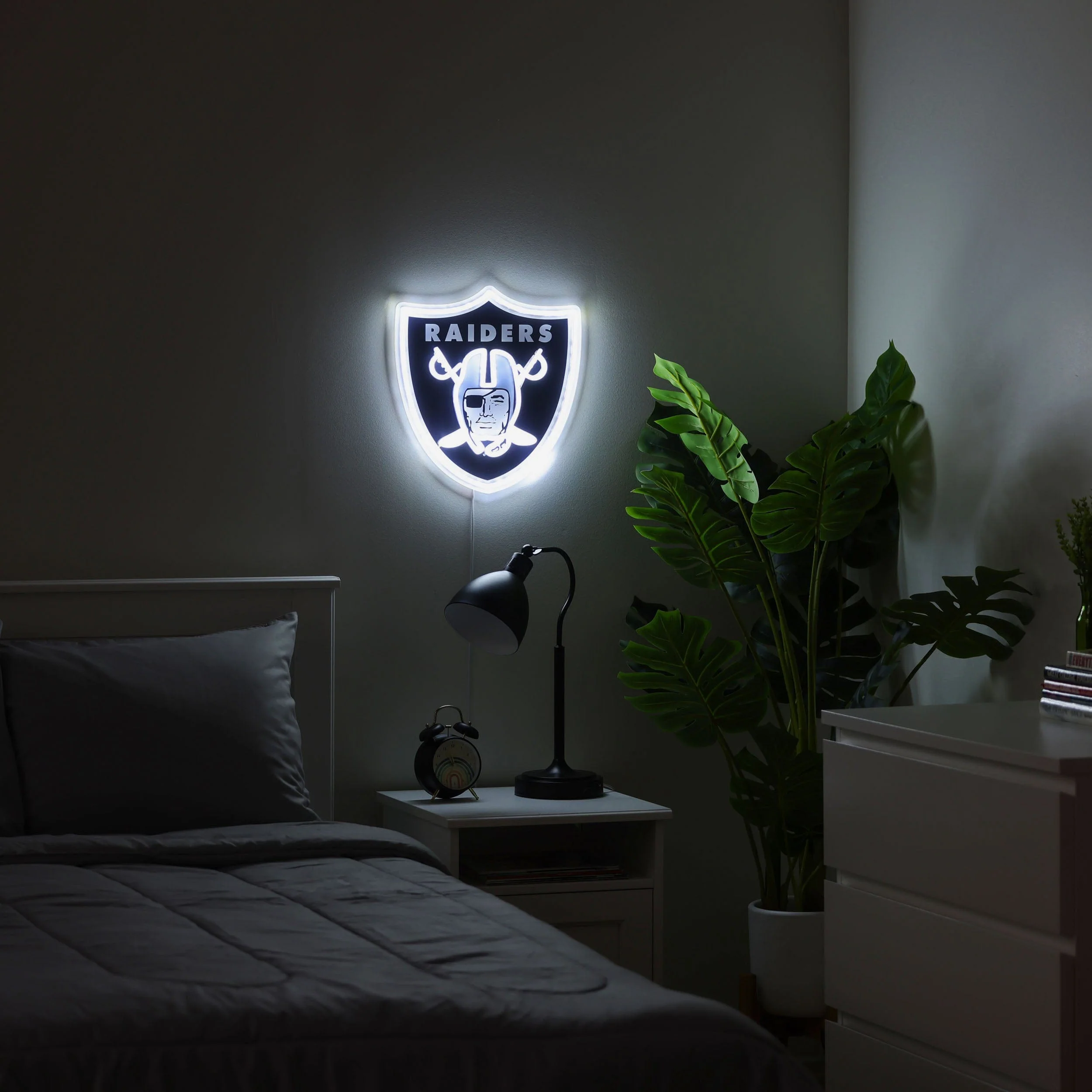Las Vegas Raiders LED Neon Light Up Team Logo Sign - Image 3