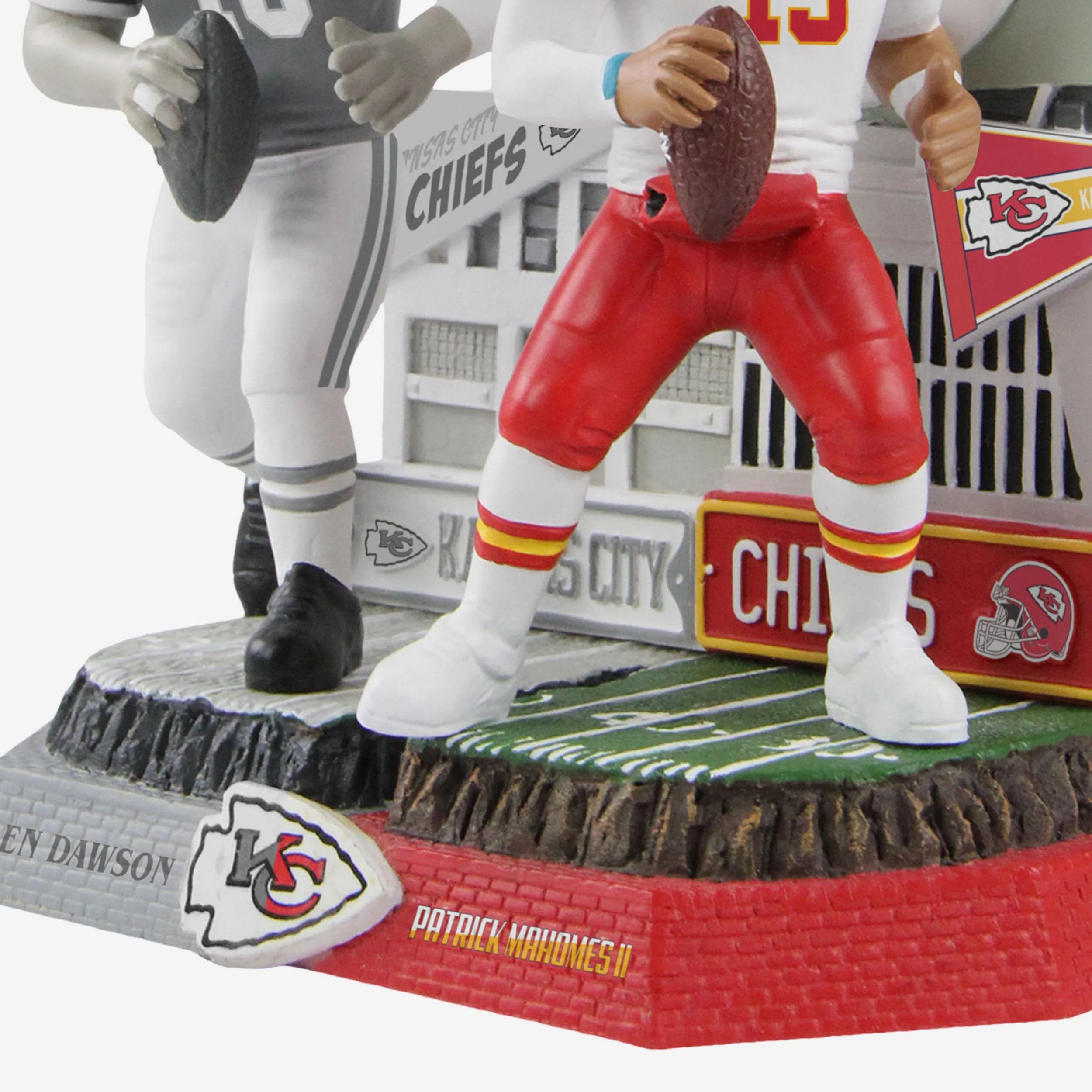 Len Dawson & Patrick Mahomes Kansas City Chiefs Then and Now Bobblehead - Image 4