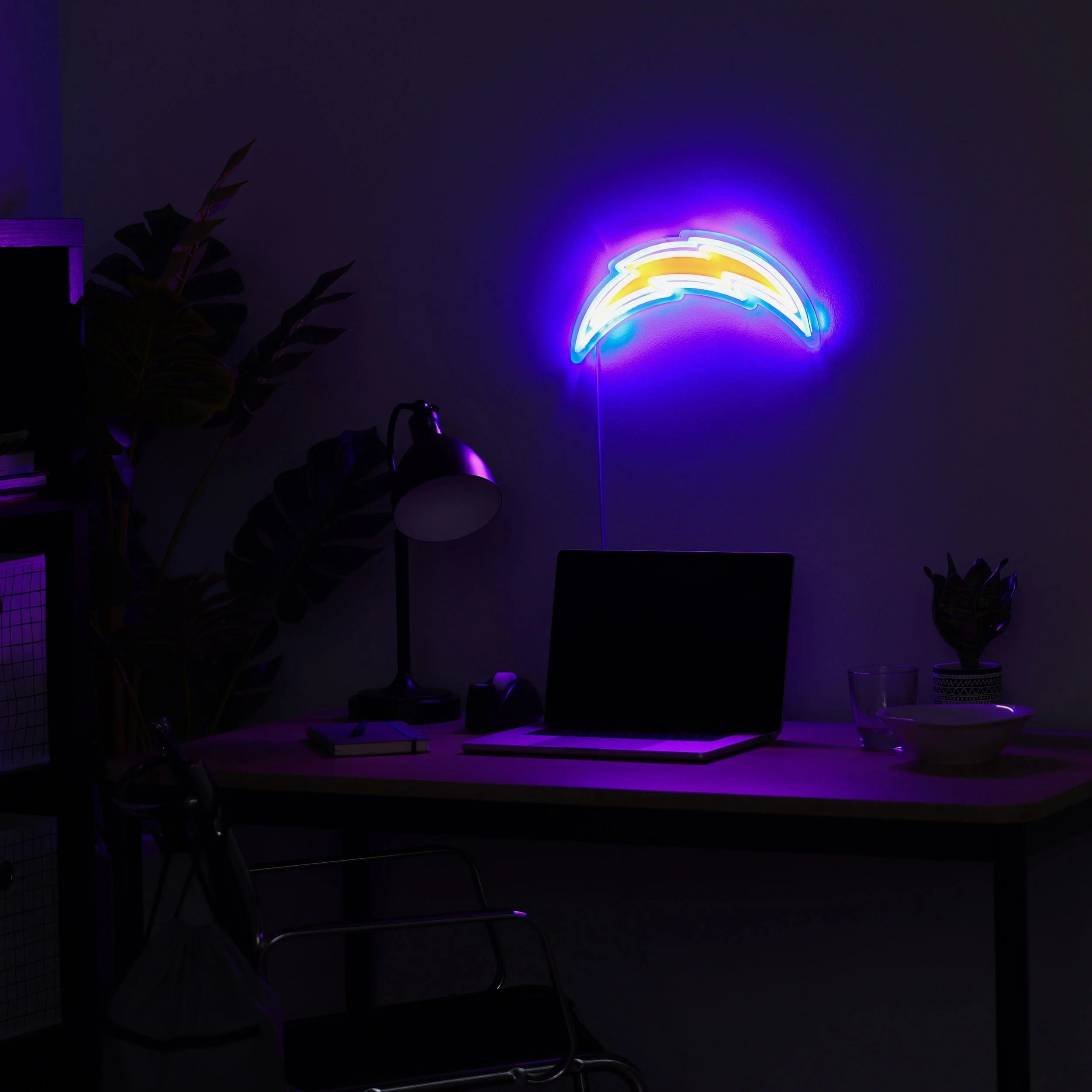 Los Angeles Chargers LED Neon Light Up Team Logo Sign - Image 3
