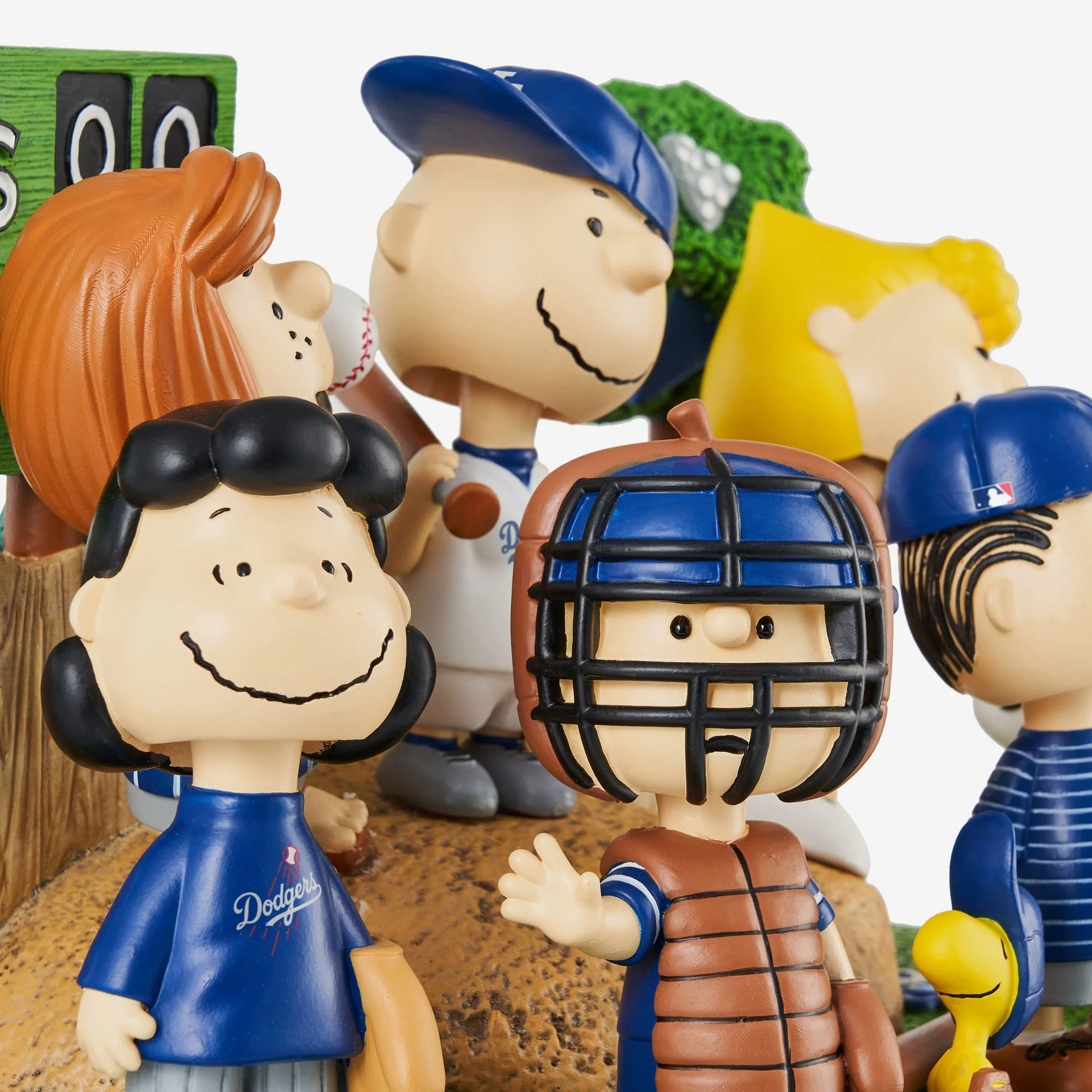 Los Angeles Dodgers Peanuts Gang Baseball Field Mini Bobblehead Scene - Image 2