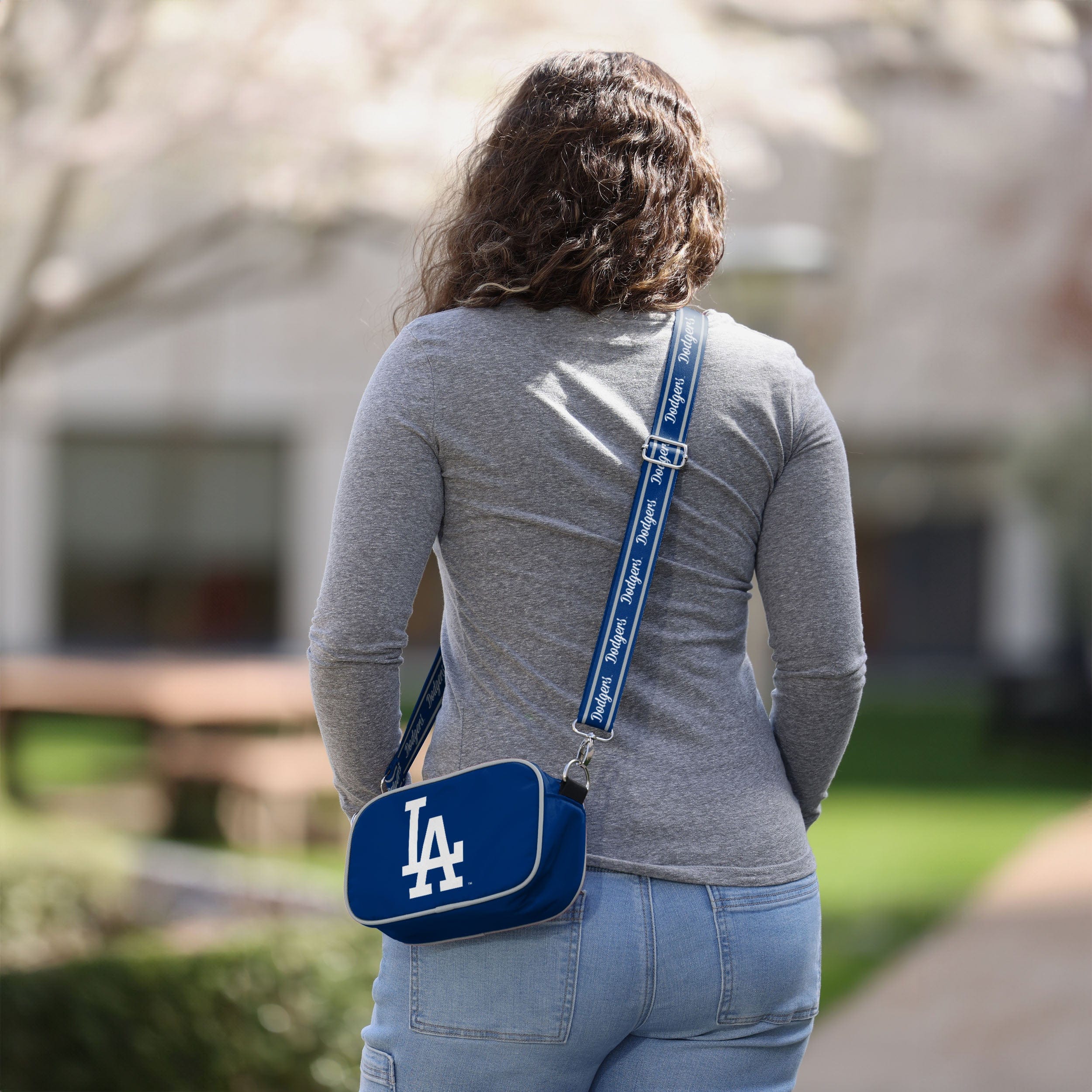 Los Angeles Dodgers Team Logo Crossbody Bag - Image 3