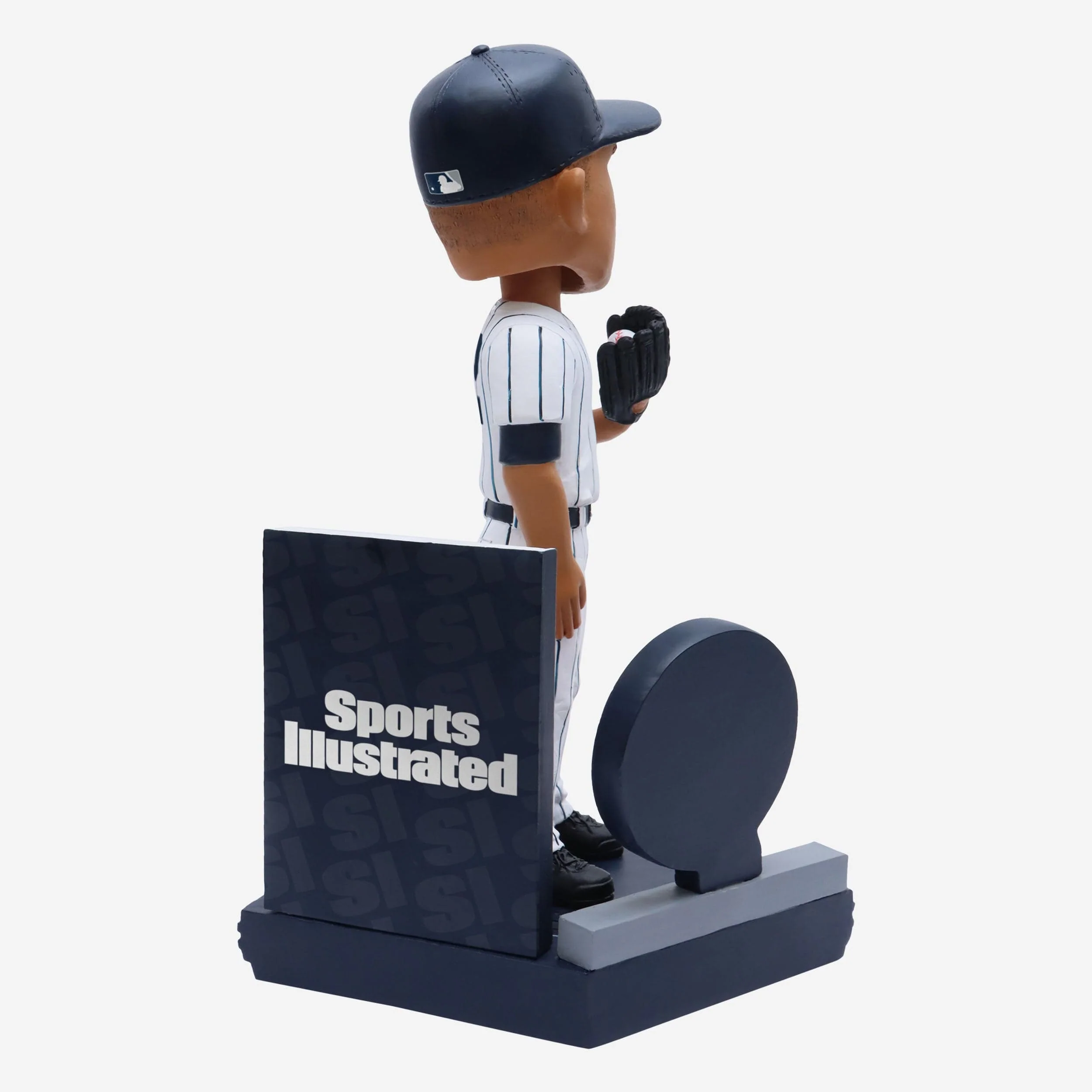 Mariano Rivera New York Yankees Sports Illustrated Cover Bobblehead - Image 6