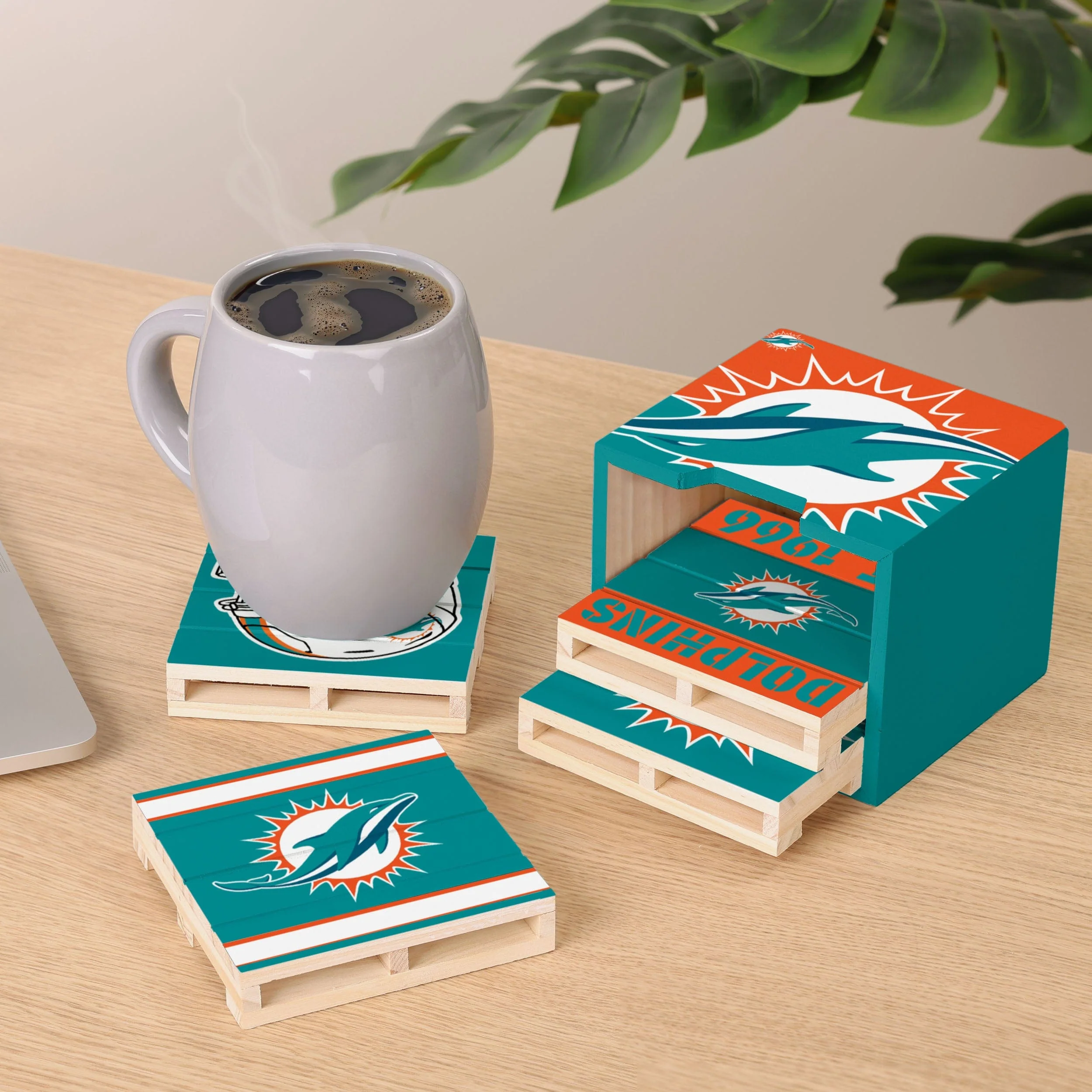 Miami Dolphins 4 Pack Pallet Coaster Set - Image 2