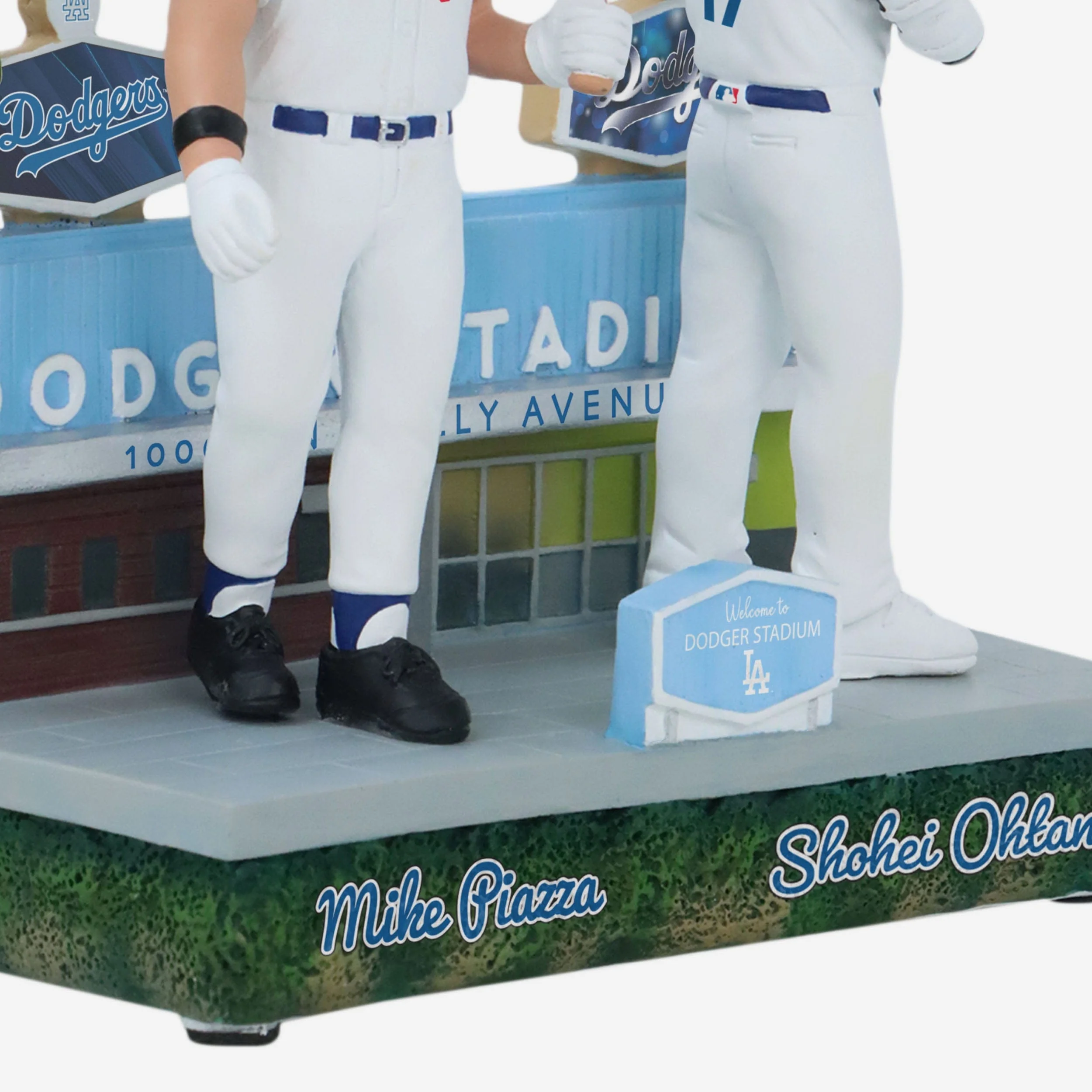 Mike Piazza & Shohei Ohtani Los Angeles Dodgers Then and Now Bobblehead - Image 4