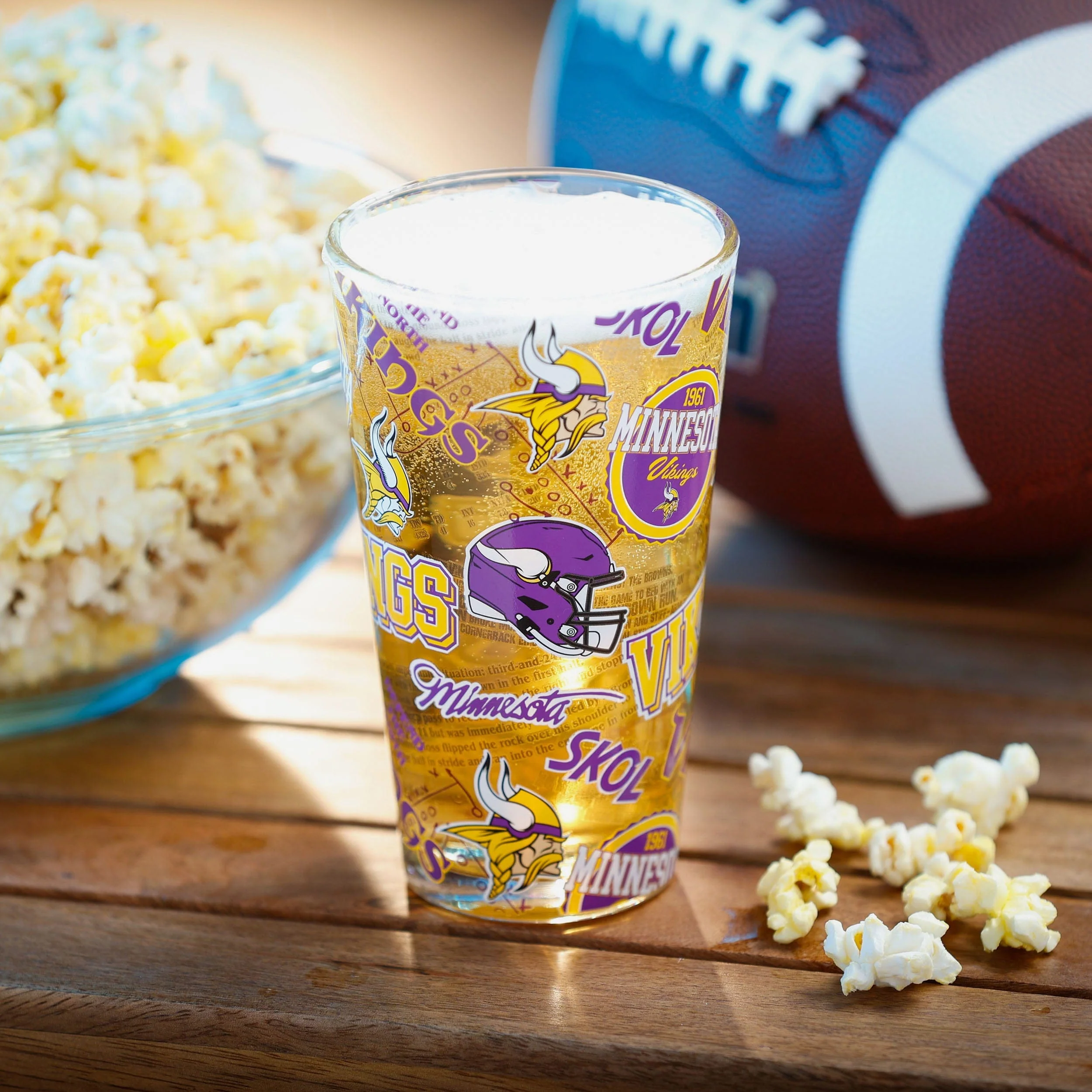 Minnesota Vikings Historic Print Pint Glass - Image 2