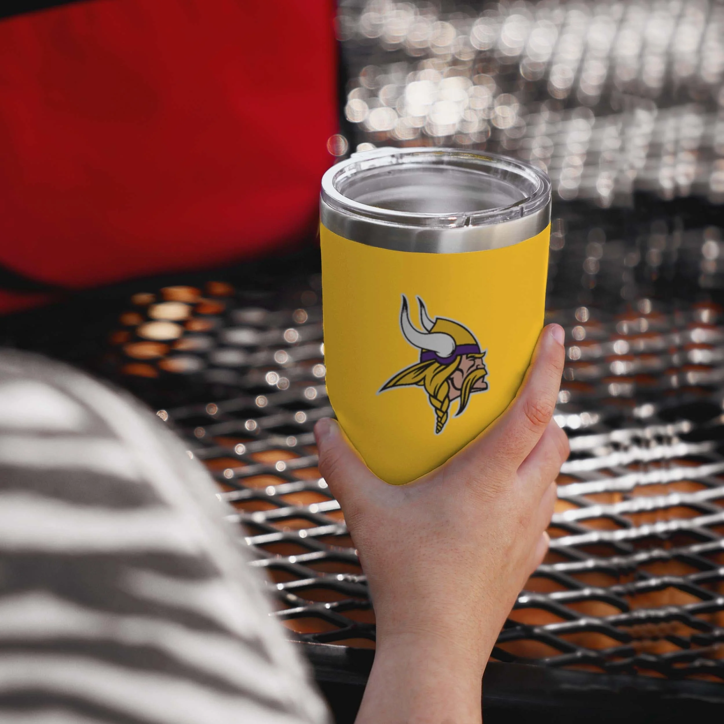 Minnesota Vikings Yellow Team Logo 30 oz Tumbler - Image 2