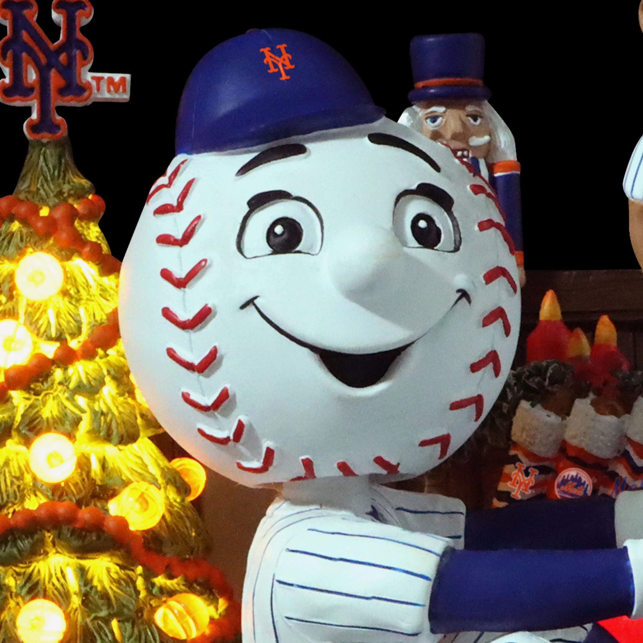 Mr Met & Juan Soto New York Mets Light Up Holiday Bobblehead Scene - Image 2