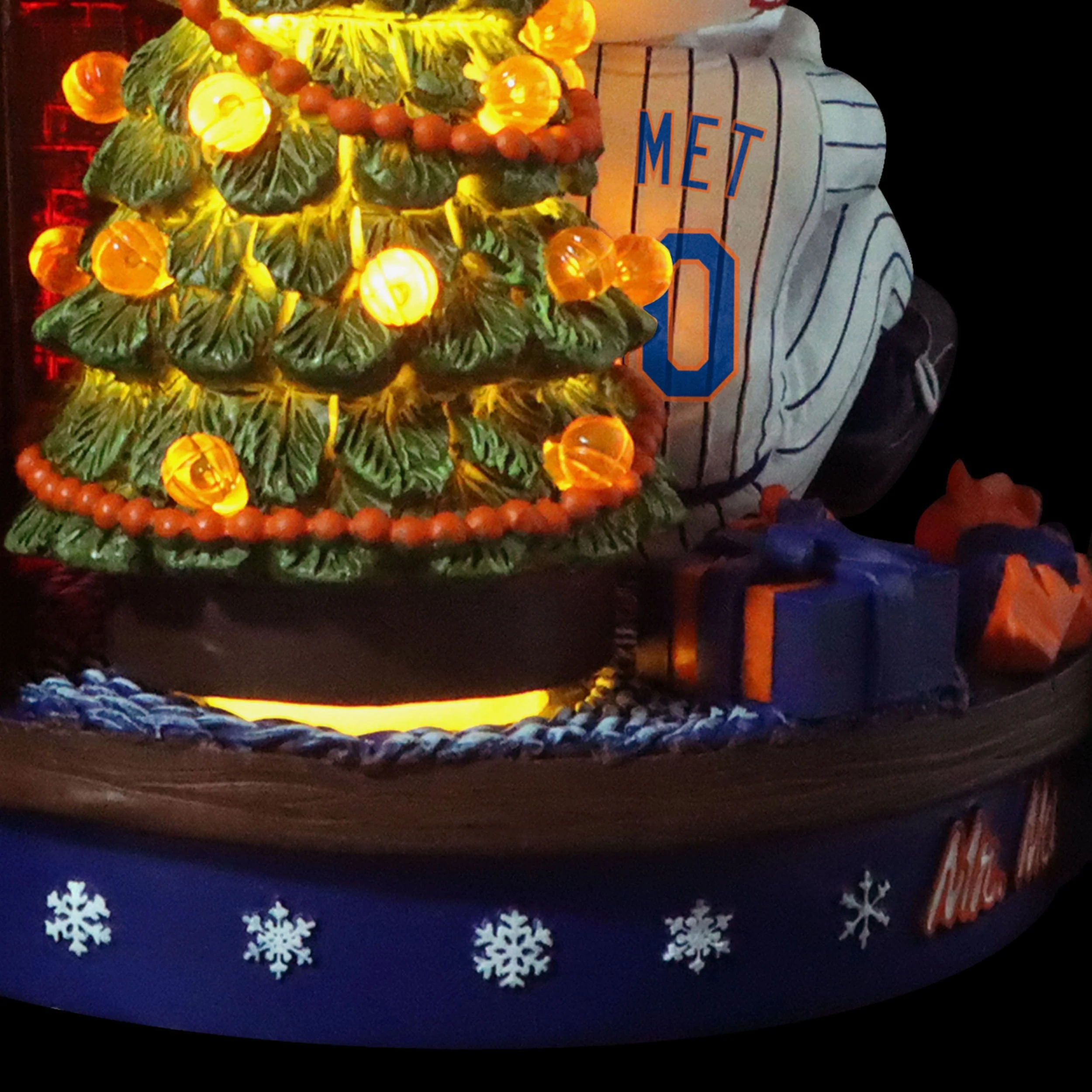 Mr Met & Juan Soto New York Mets Light Up Holiday Bobblehead Scene - Image 5