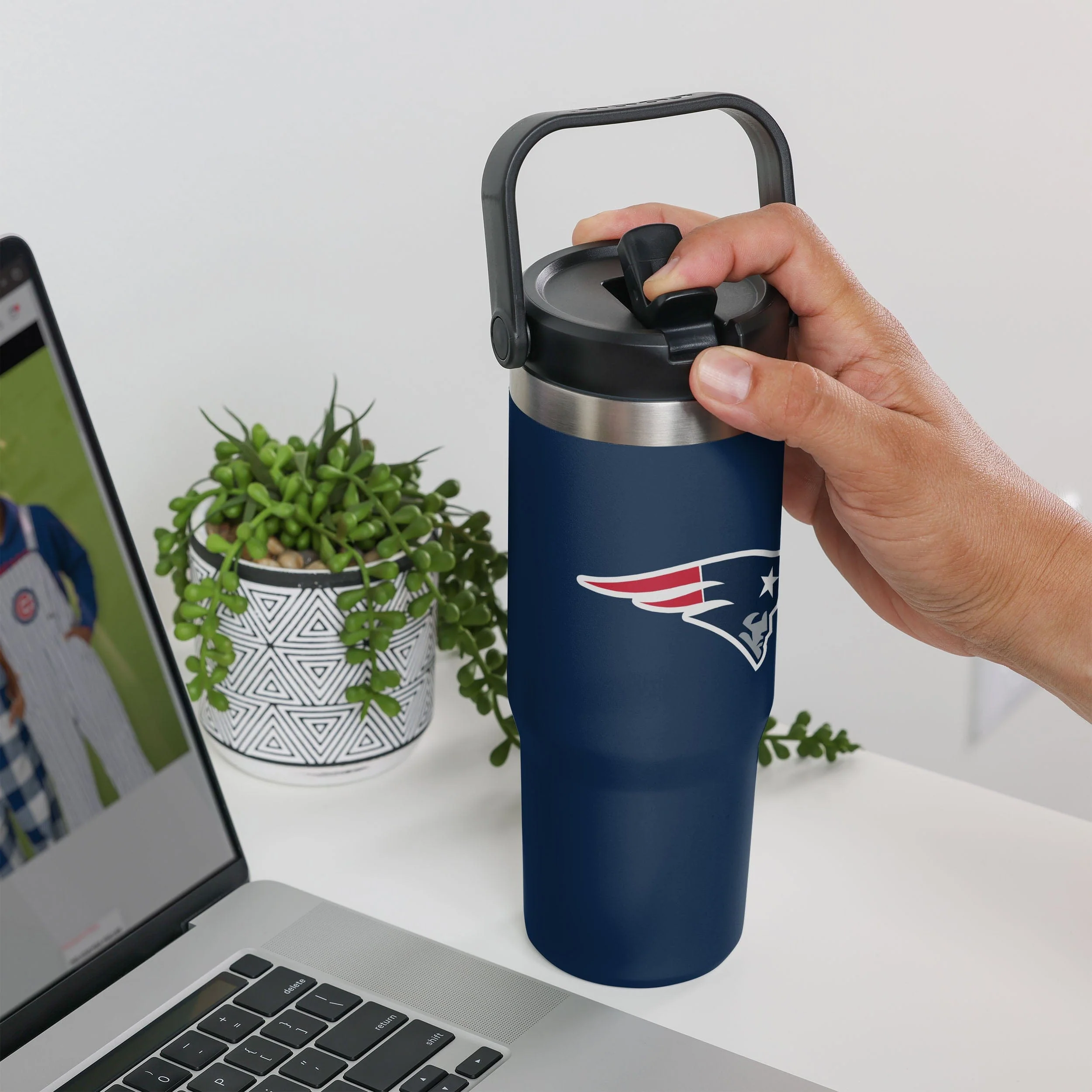 New England Patriots 30 oz Straw Tumbler - Image 4