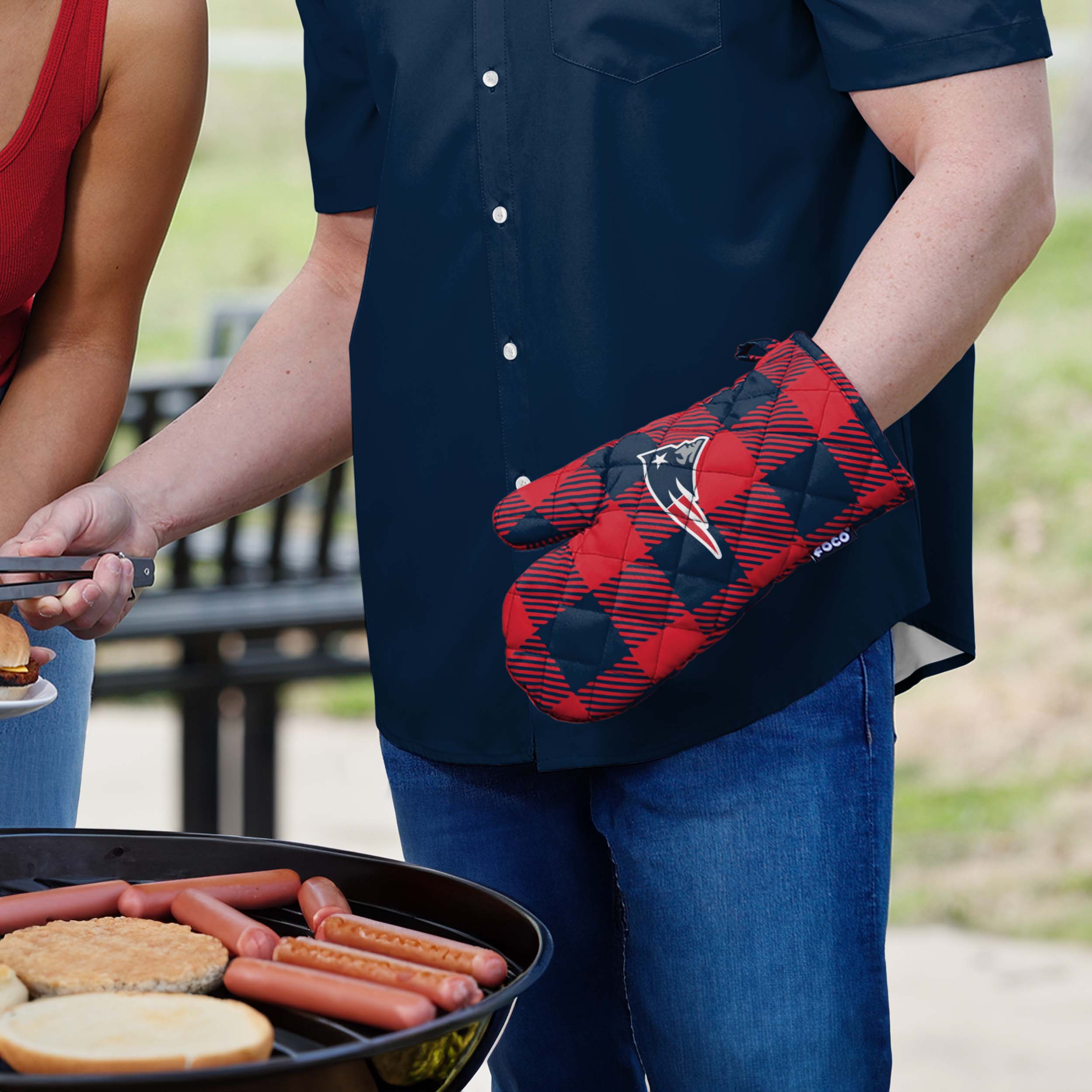 New England Patriots Plaid Oven Mitt - Image 3