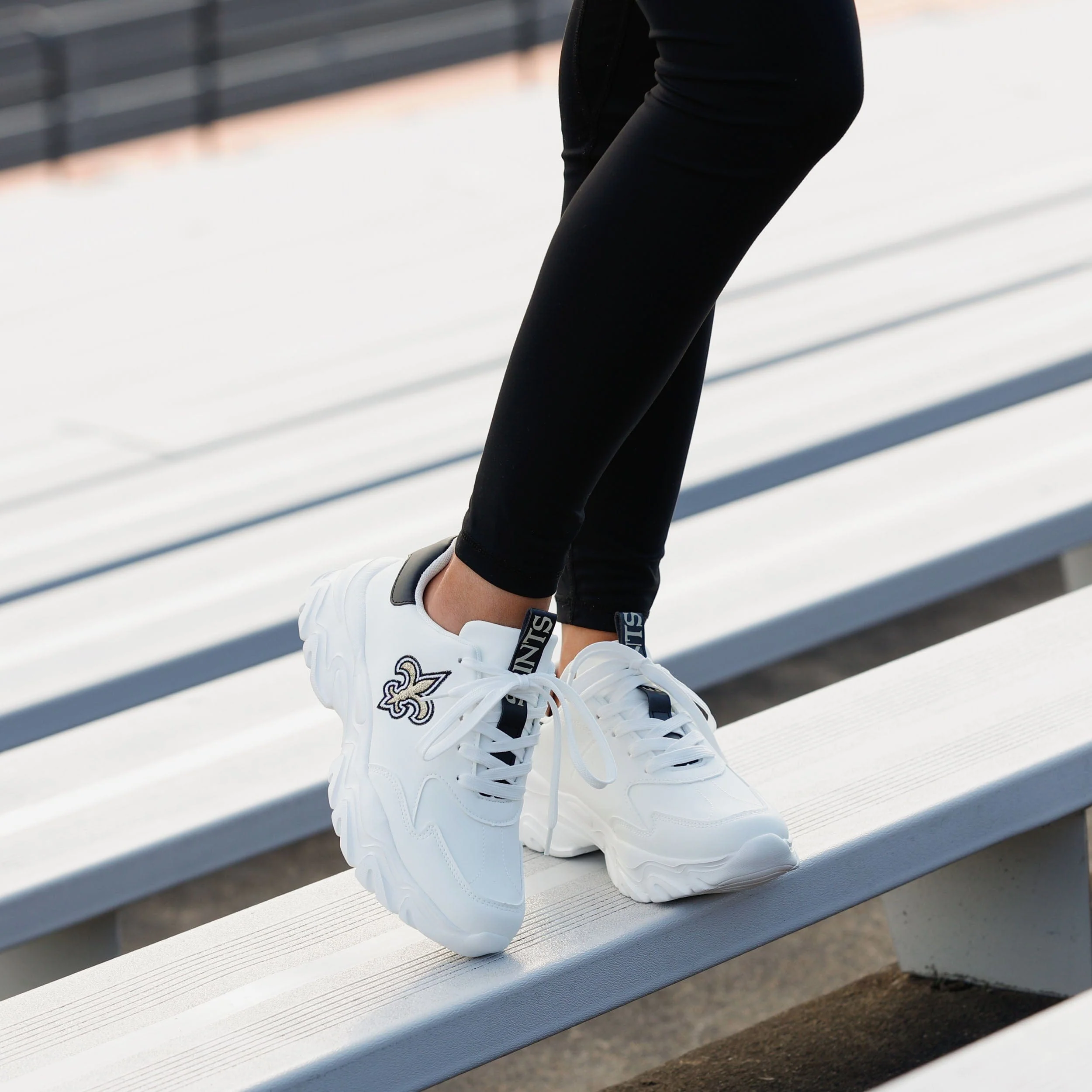 New Orleans Saints Womens Glitter Big Logo Vintage White Chunky Sneaker - Image 3