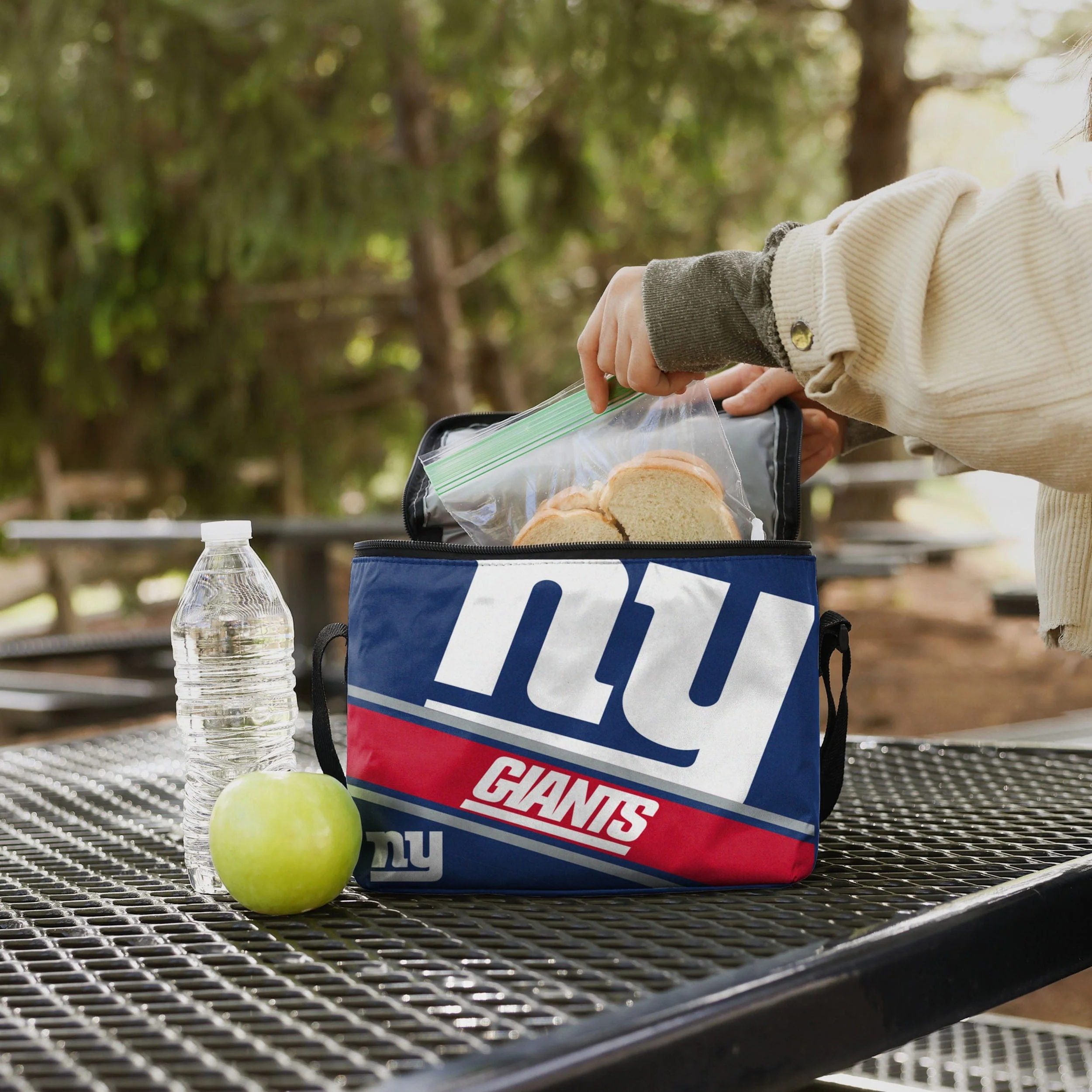 New York Giants Big Logo Stripe 6 Pack Cooler - Image 3