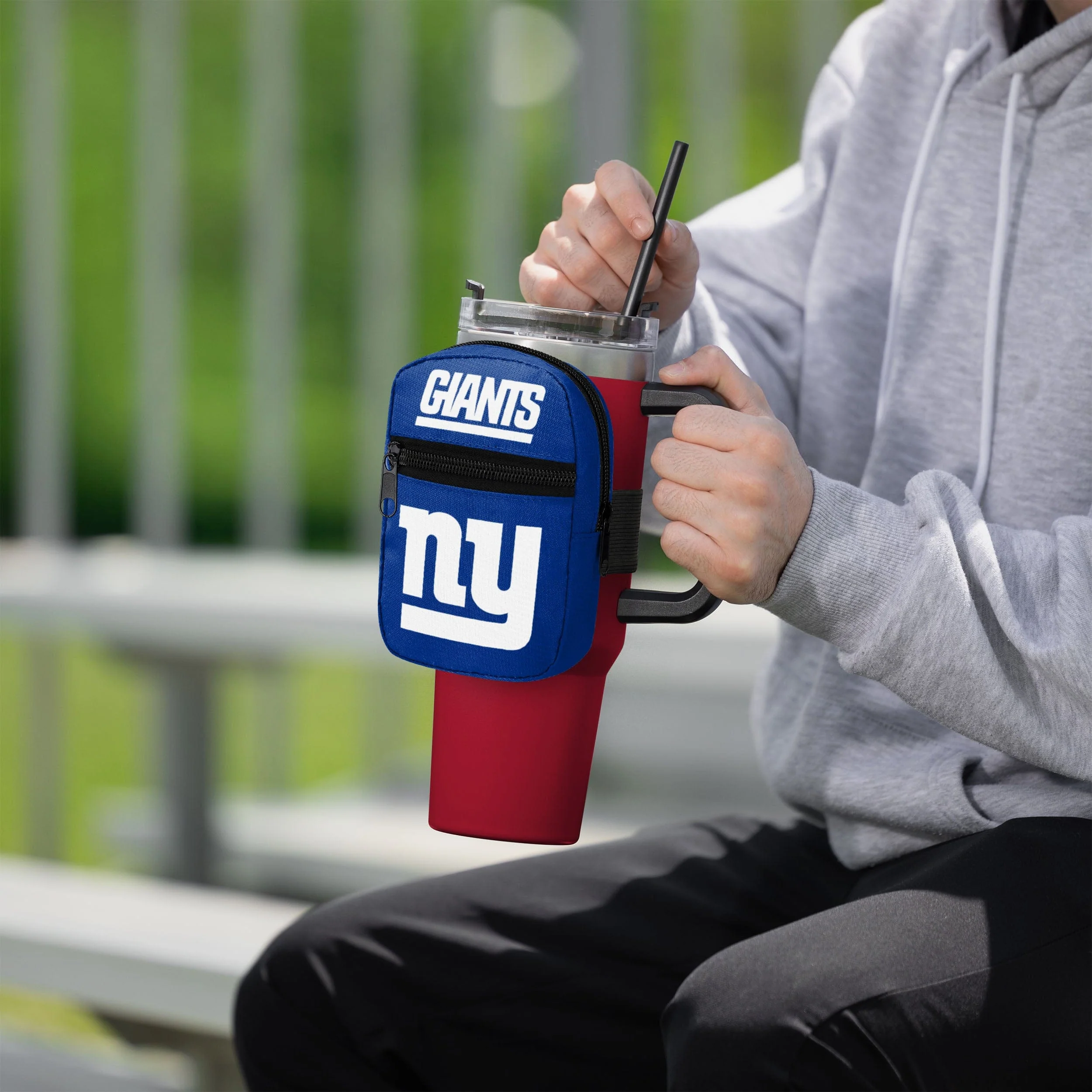New York Giants Primary Logo Tumbler Fanny Pack - Image 4