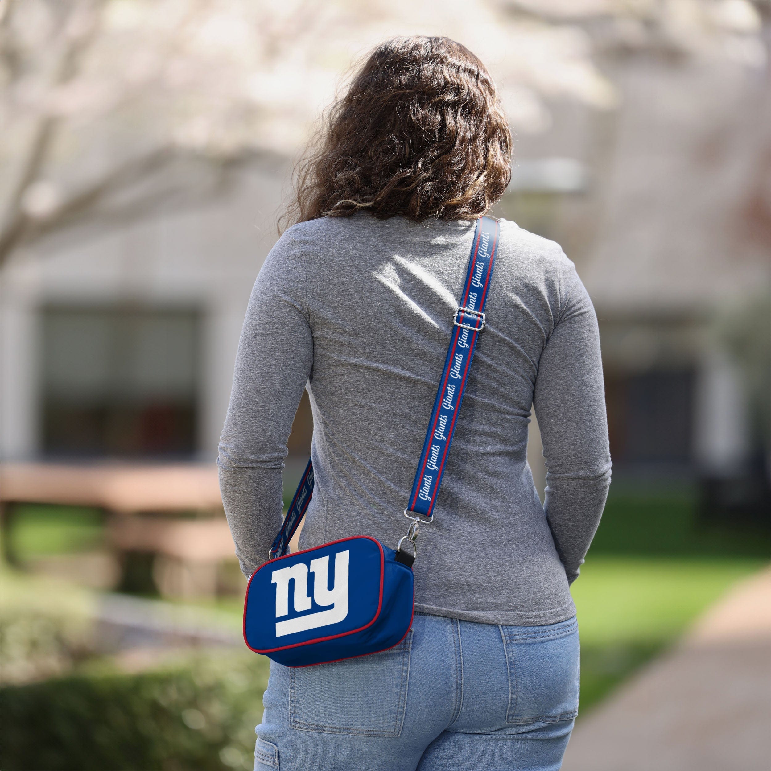 New York Giants Team Logo Crossbody Bag - Image 3