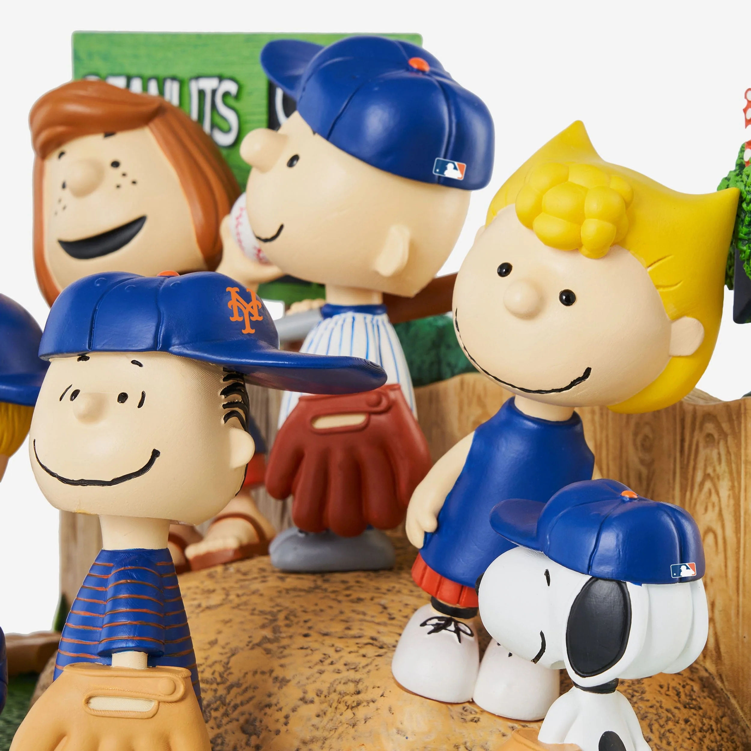 New York Mets Peanuts Gang Baseball Field Mini Bobblehead Scene - Image 3