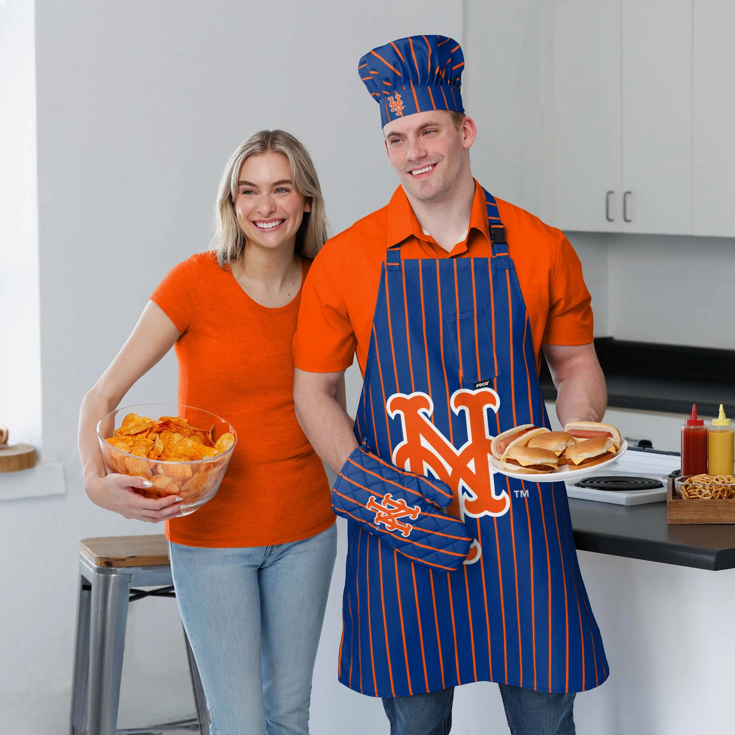 New York Mets Pinstripe Chef Set - Image 5