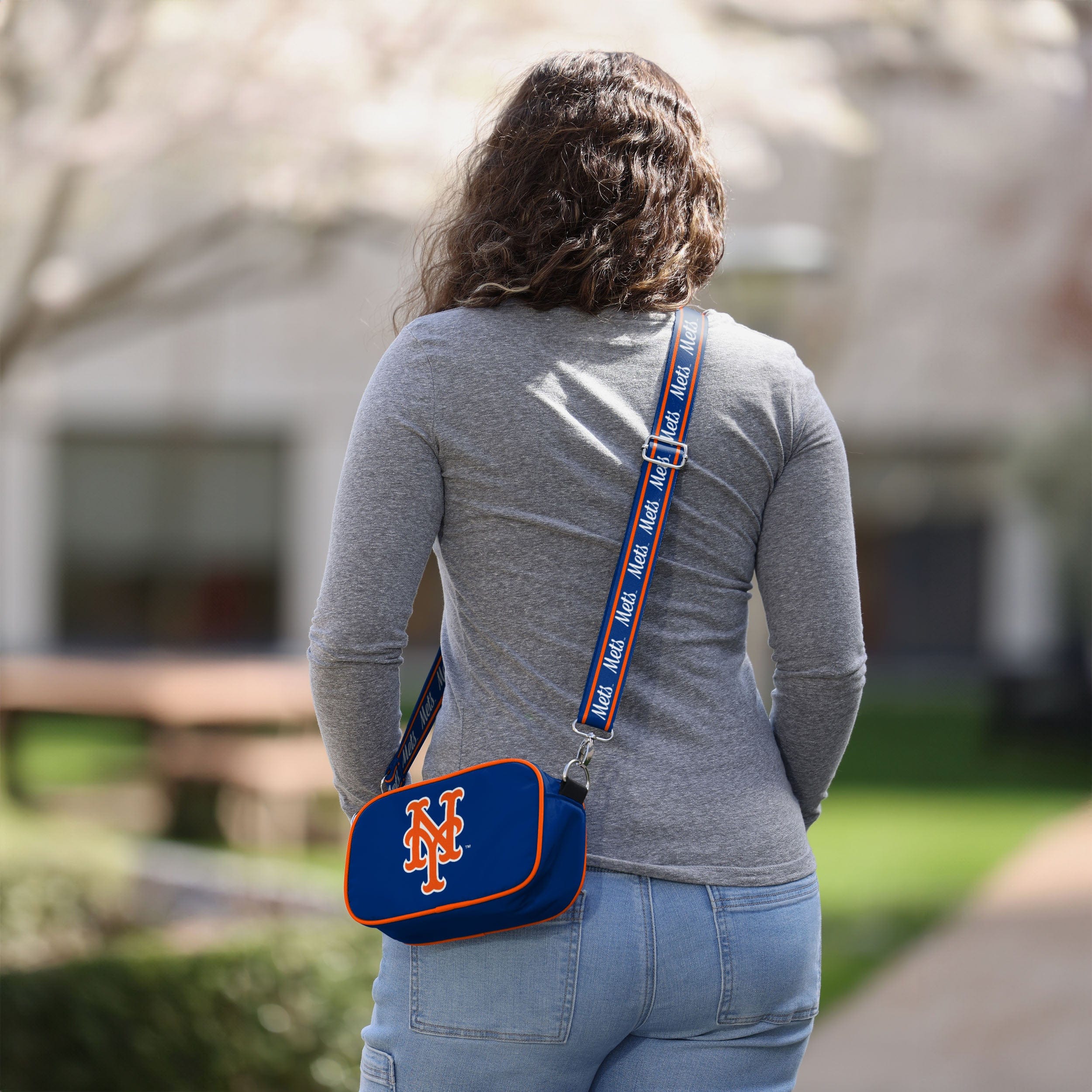 New York Mets Team Logo Crossbody Bag - Image 3