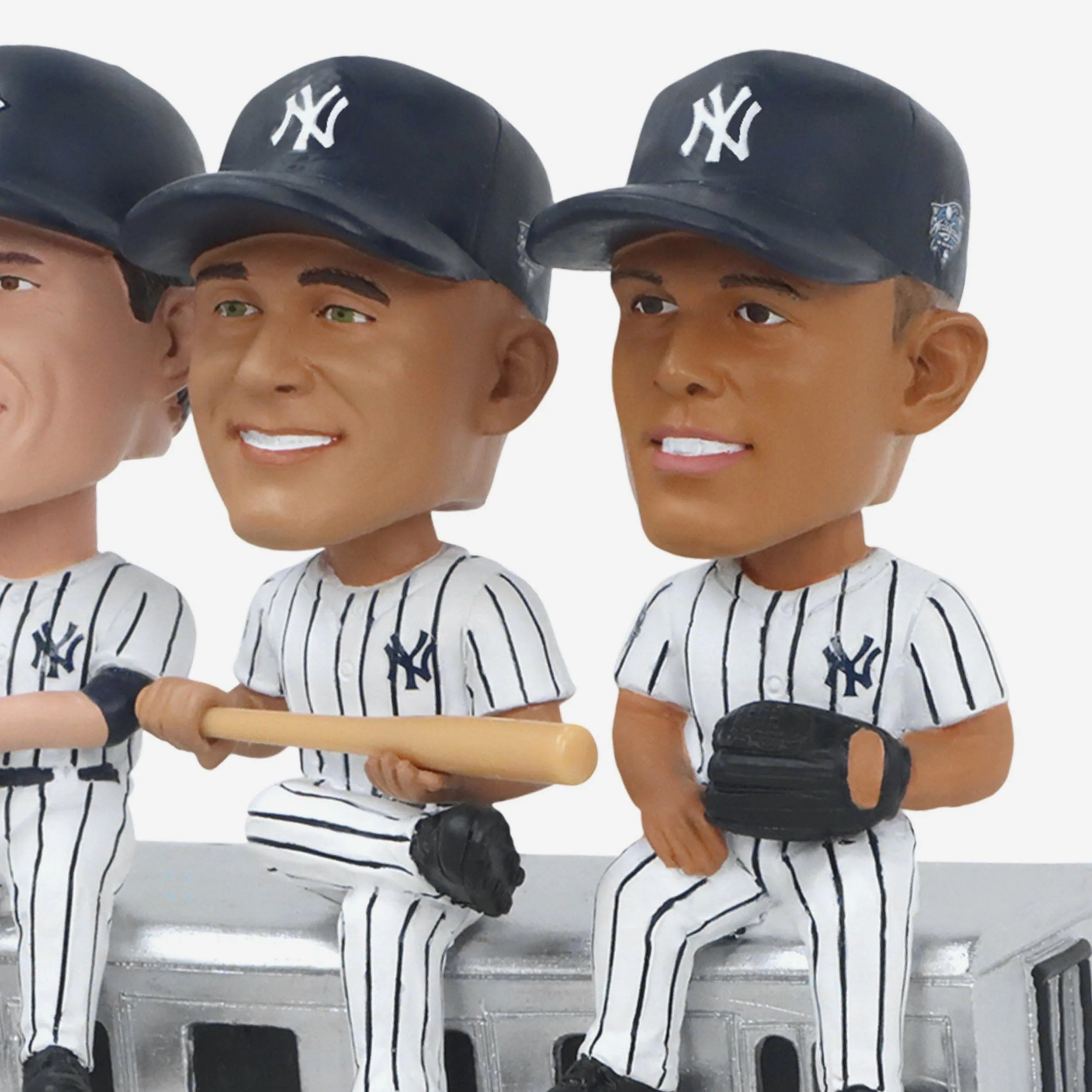 New York Yankees 2000 World Series Champions Subway Car Mini Bobblehead Scene - Image 3