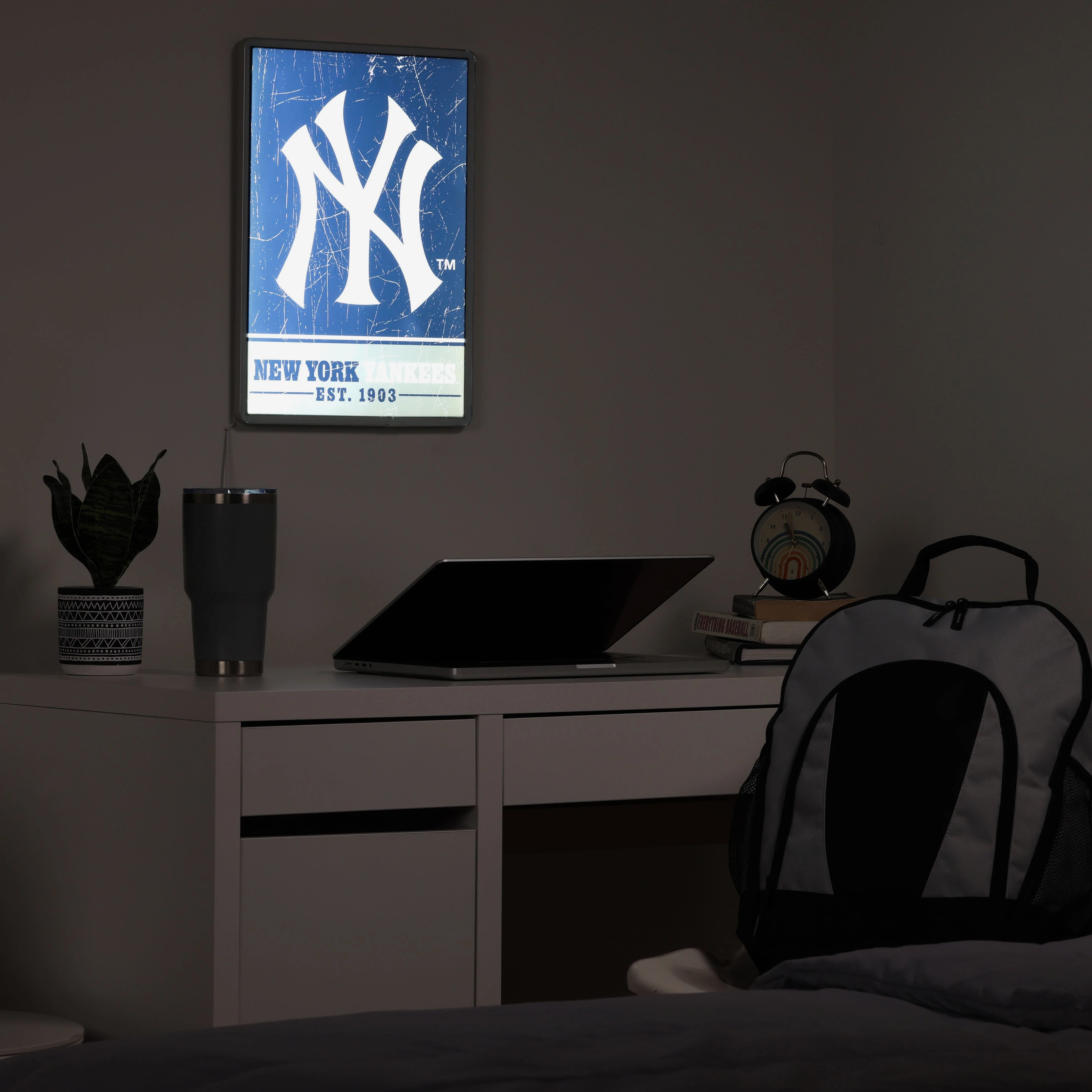 New York Yankees Big Logo Backlit Sign - Image 3