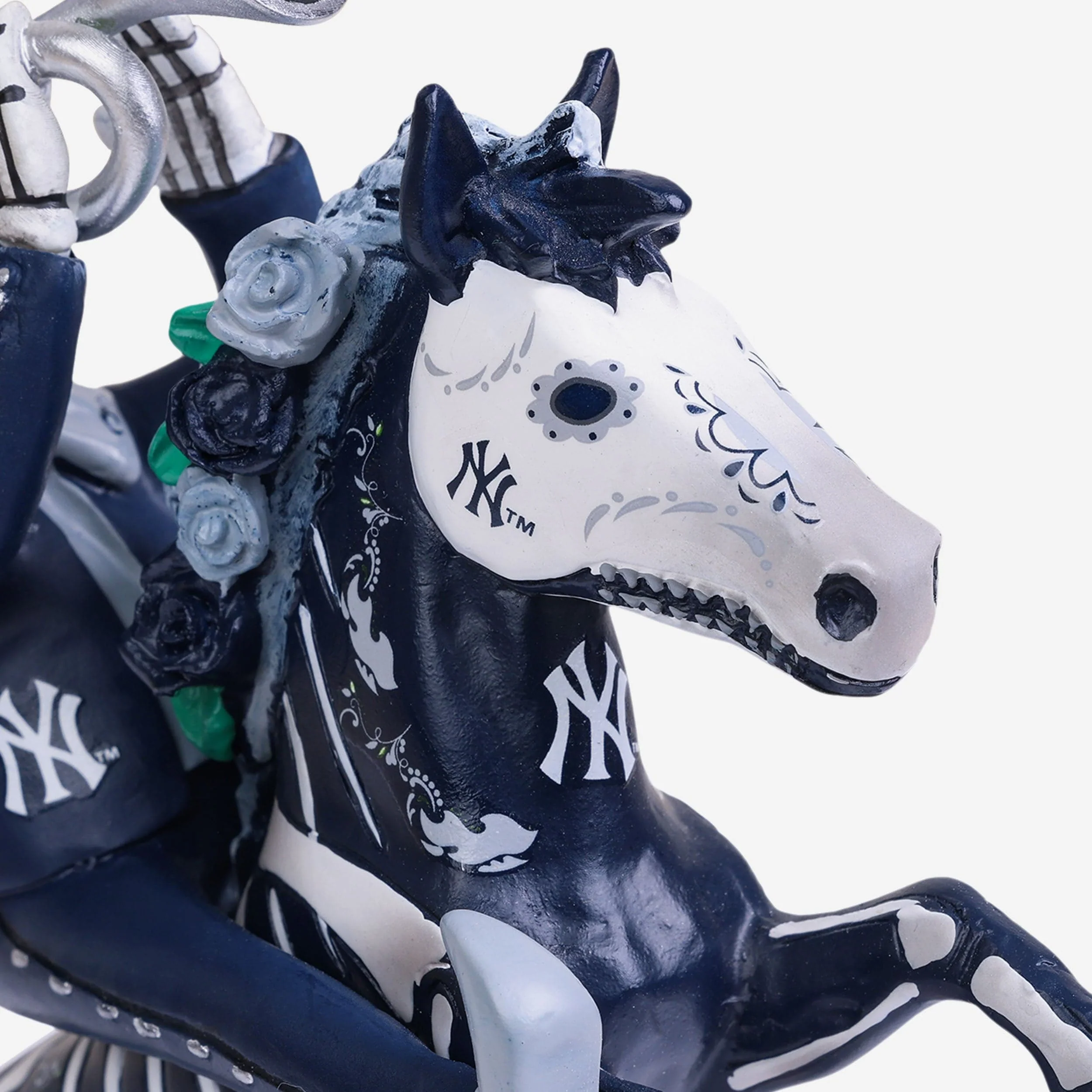 New York Yankees Calavera Bobblehead - Image 3