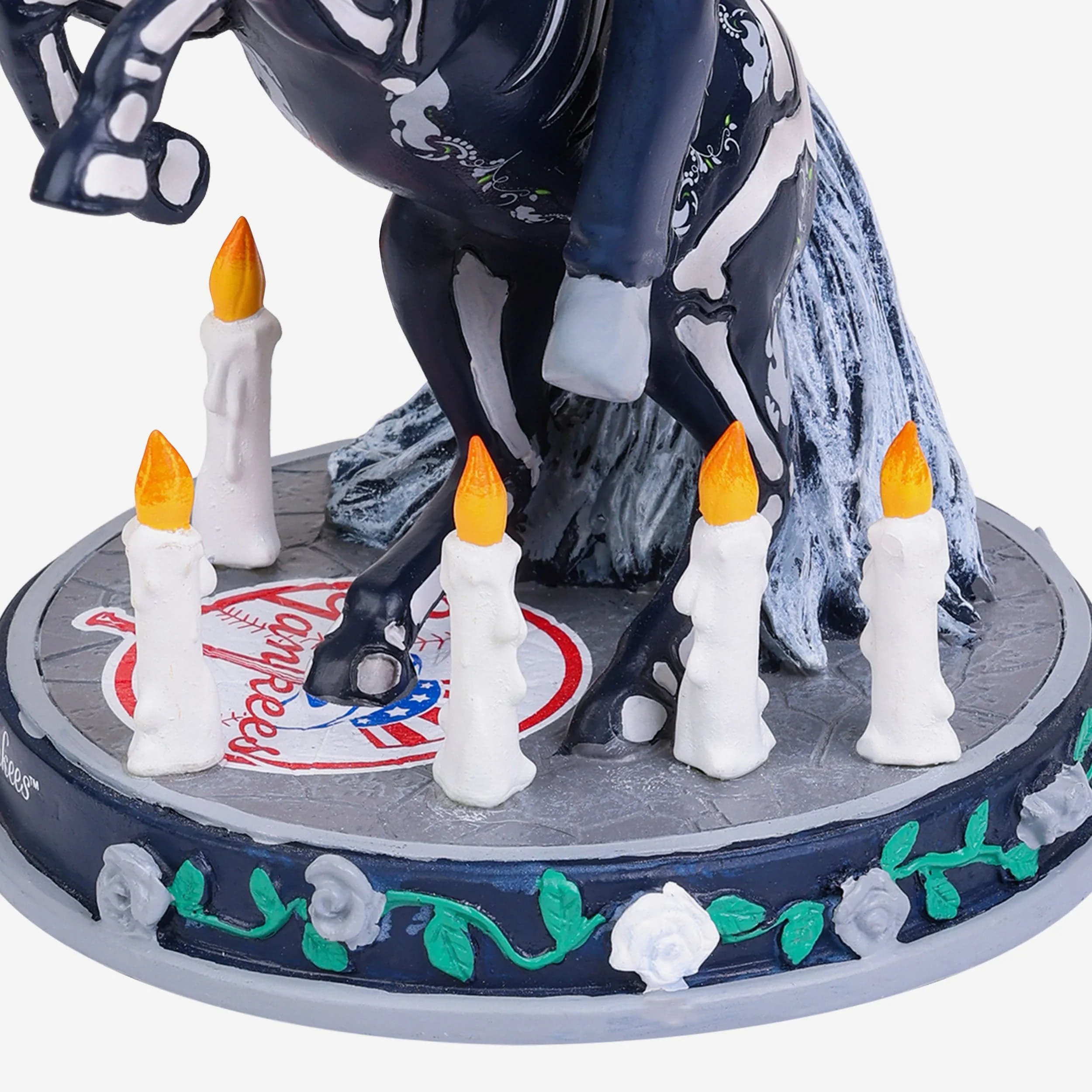 New York Yankees Calavera Bobblehead - Image 4