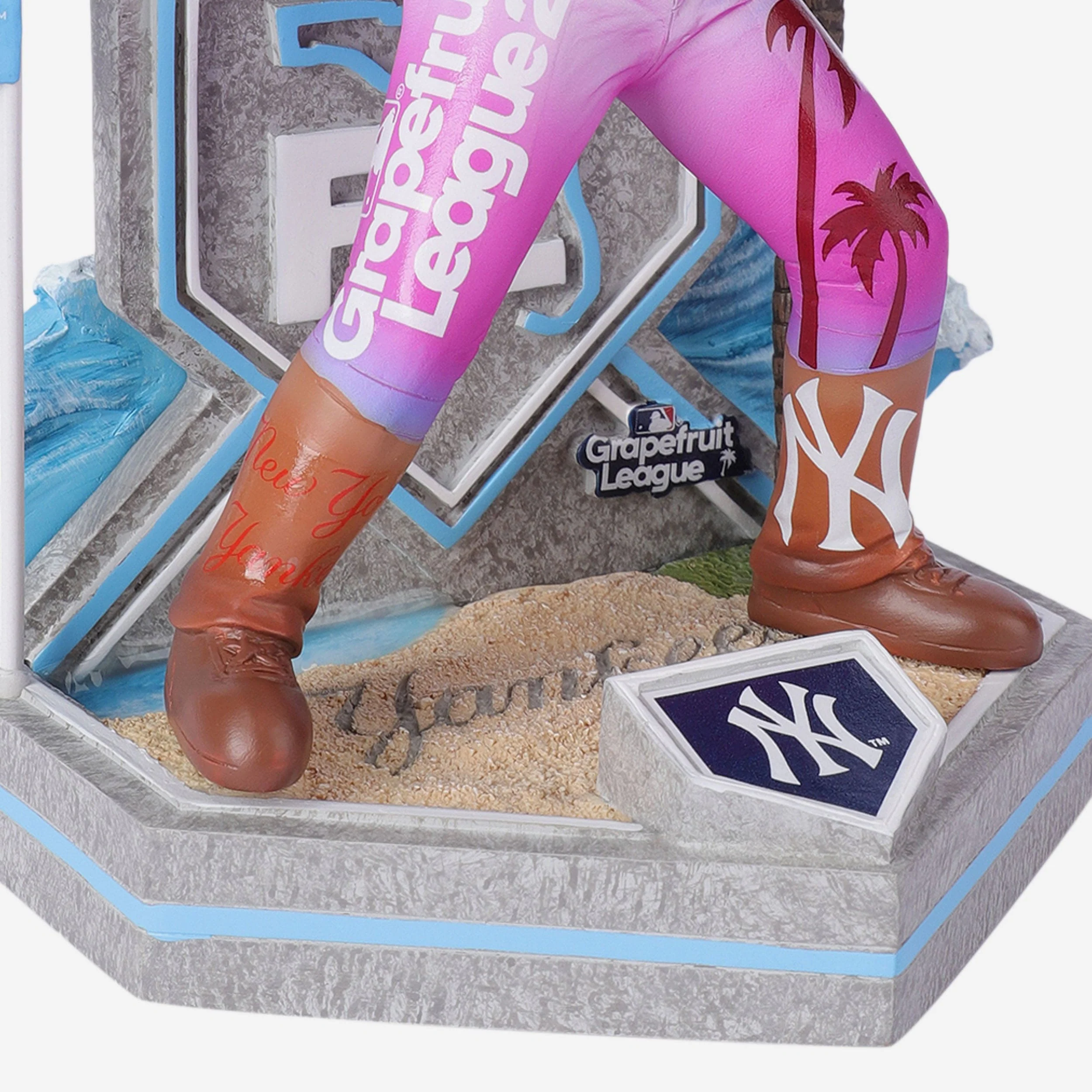 New York Yankees Grapefruit League Bobbles On Parade Bobblehead - Image 3