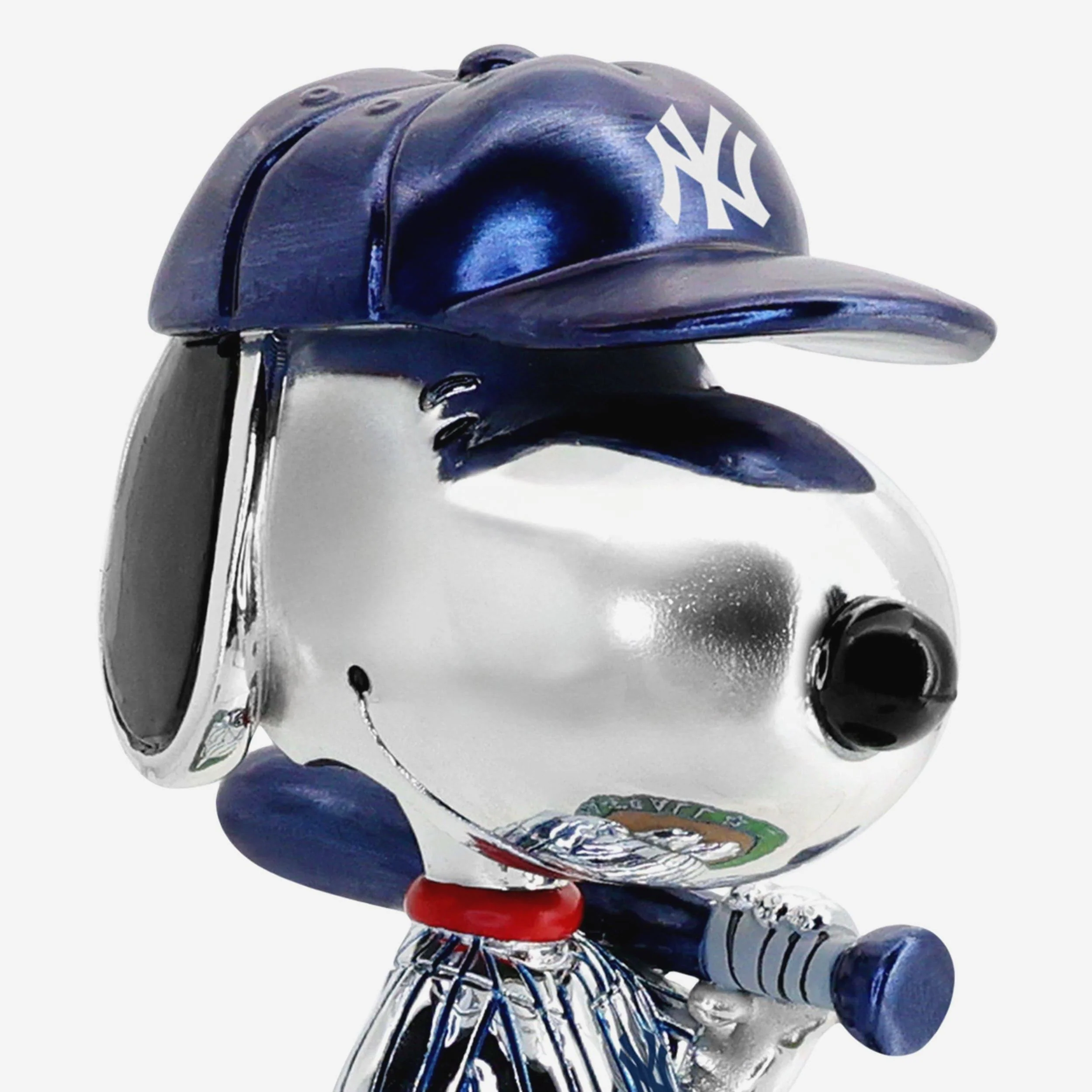 New York Yankees Snoopy Peanuts Electroplated Bighead Bobblehead - Image 2