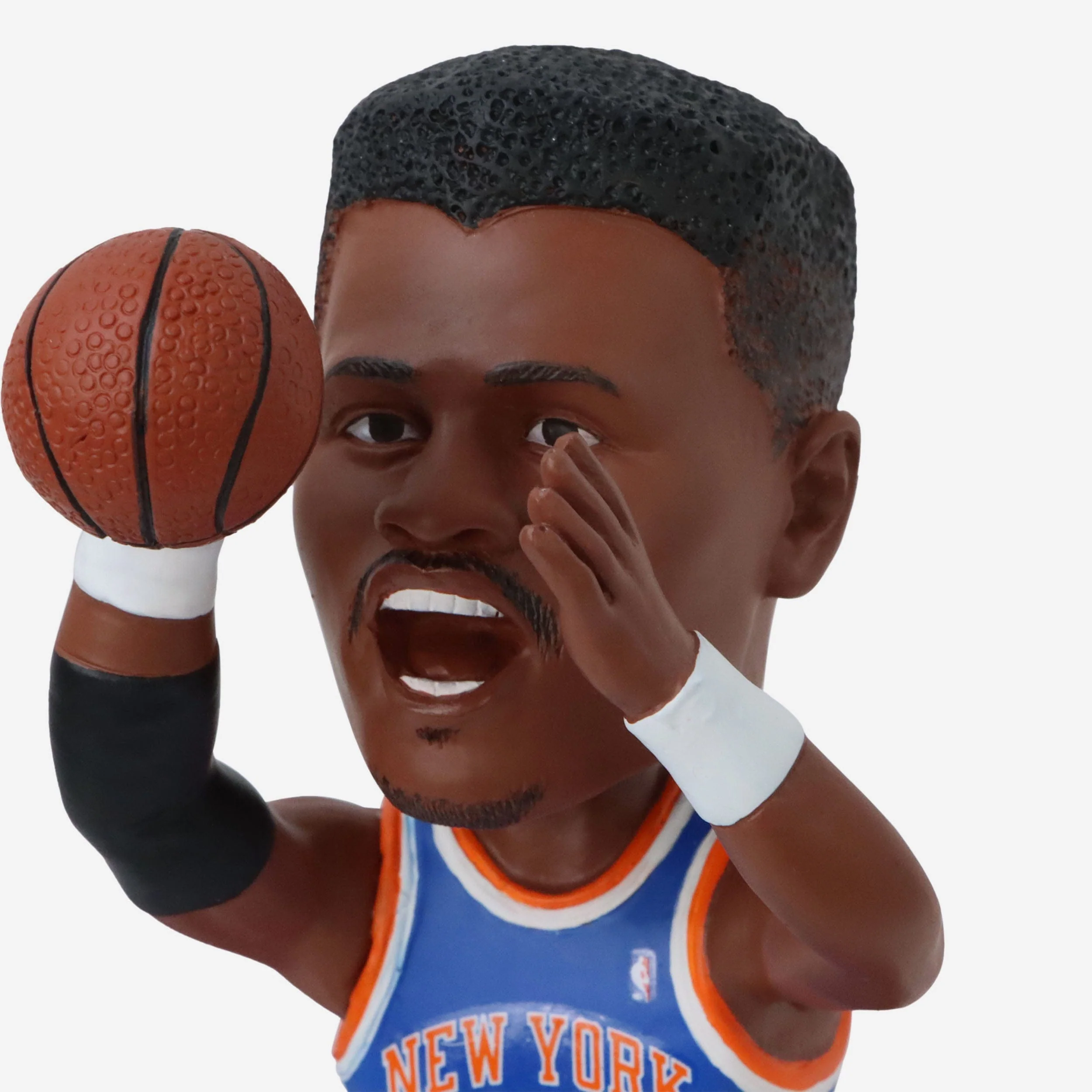 Patrick Ewing New York Knicks Sports Illustrated Cover Bobblehead - Image 2