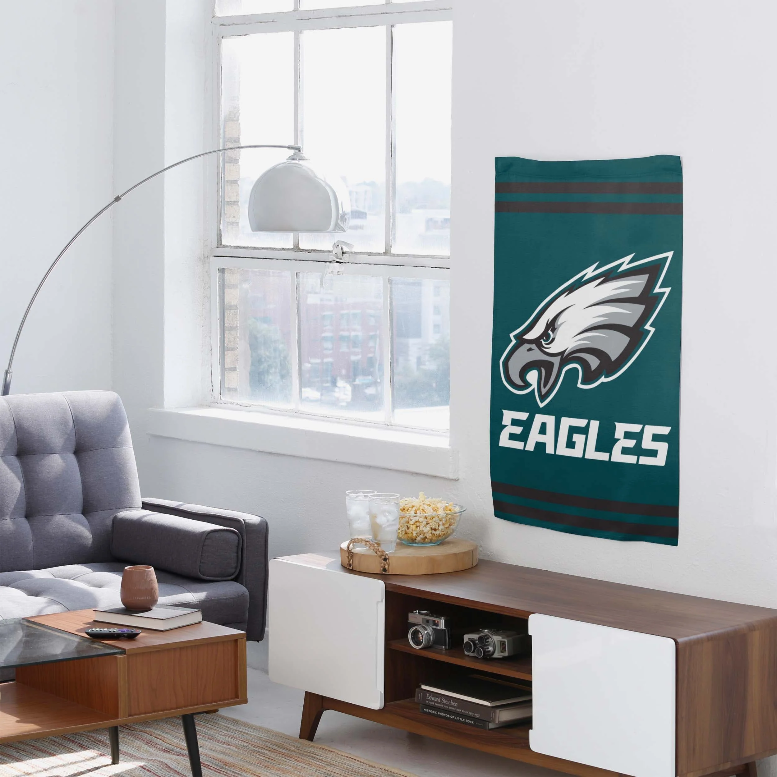 Philadelphia Eagles Big Logo Vertical Flag - Image 4